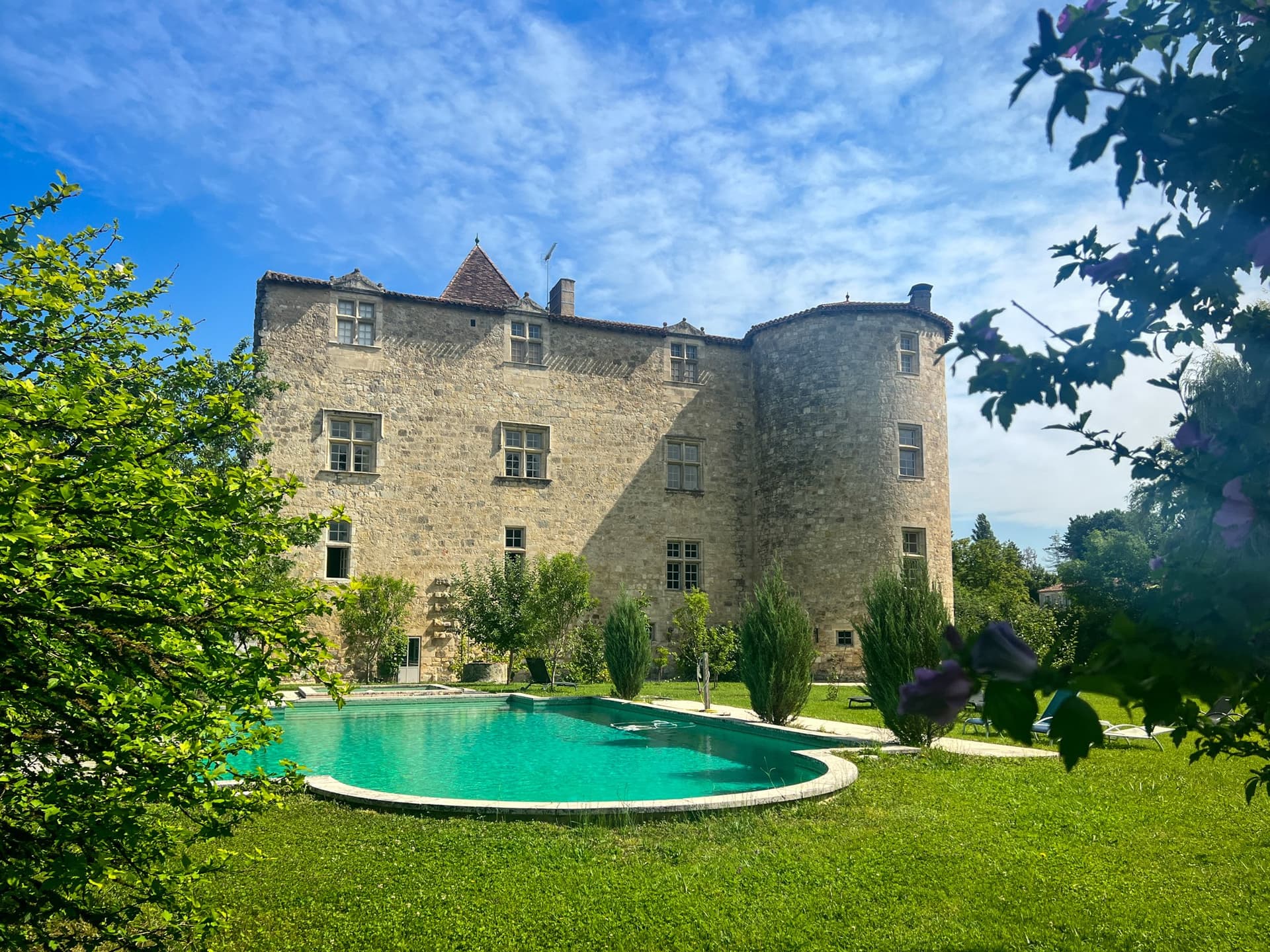 Château de Fourcès 6 Bedrooms — Château for sale in France