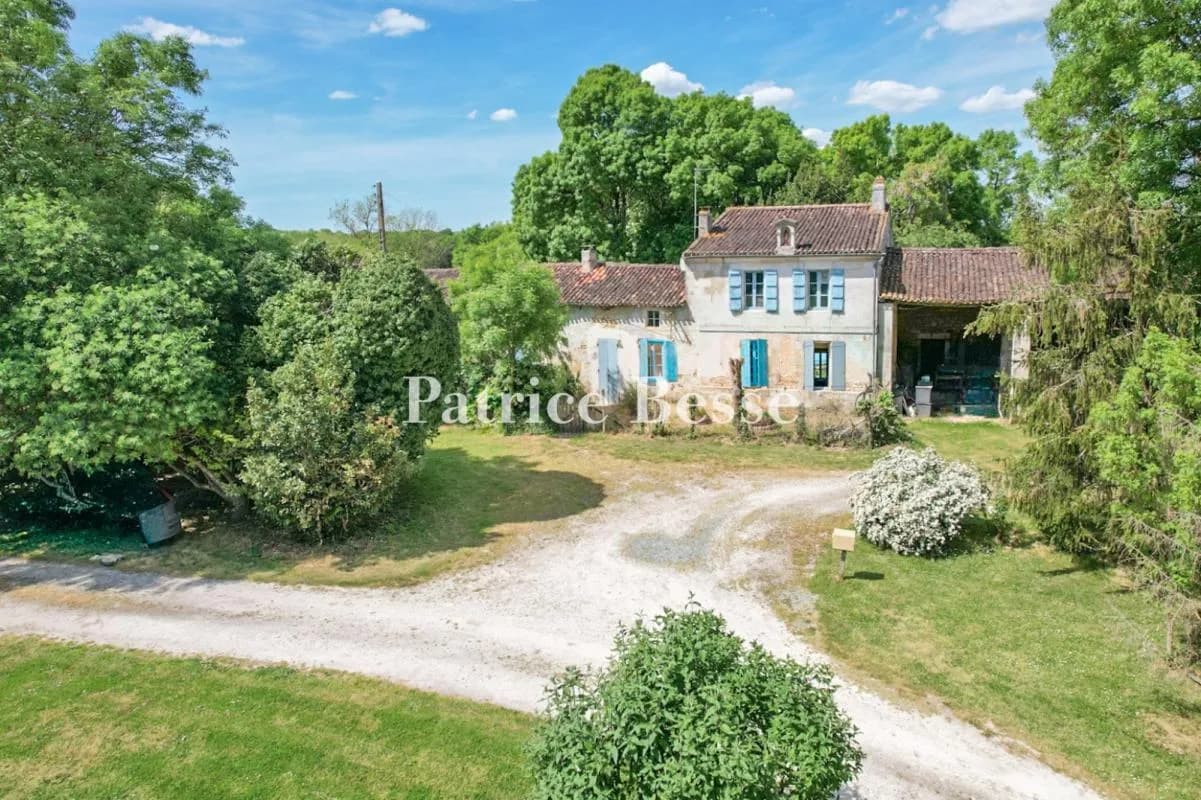 19th Century Château With Grounds And Outbuildings 4