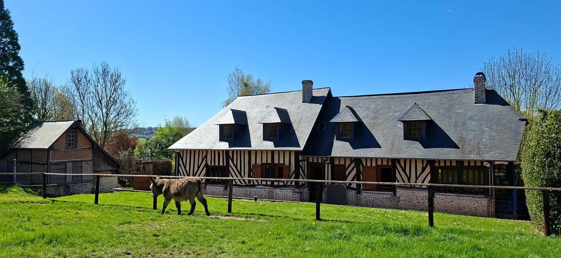 Charming Press House With Outbuildings On 1.85 Hectare Plot 2