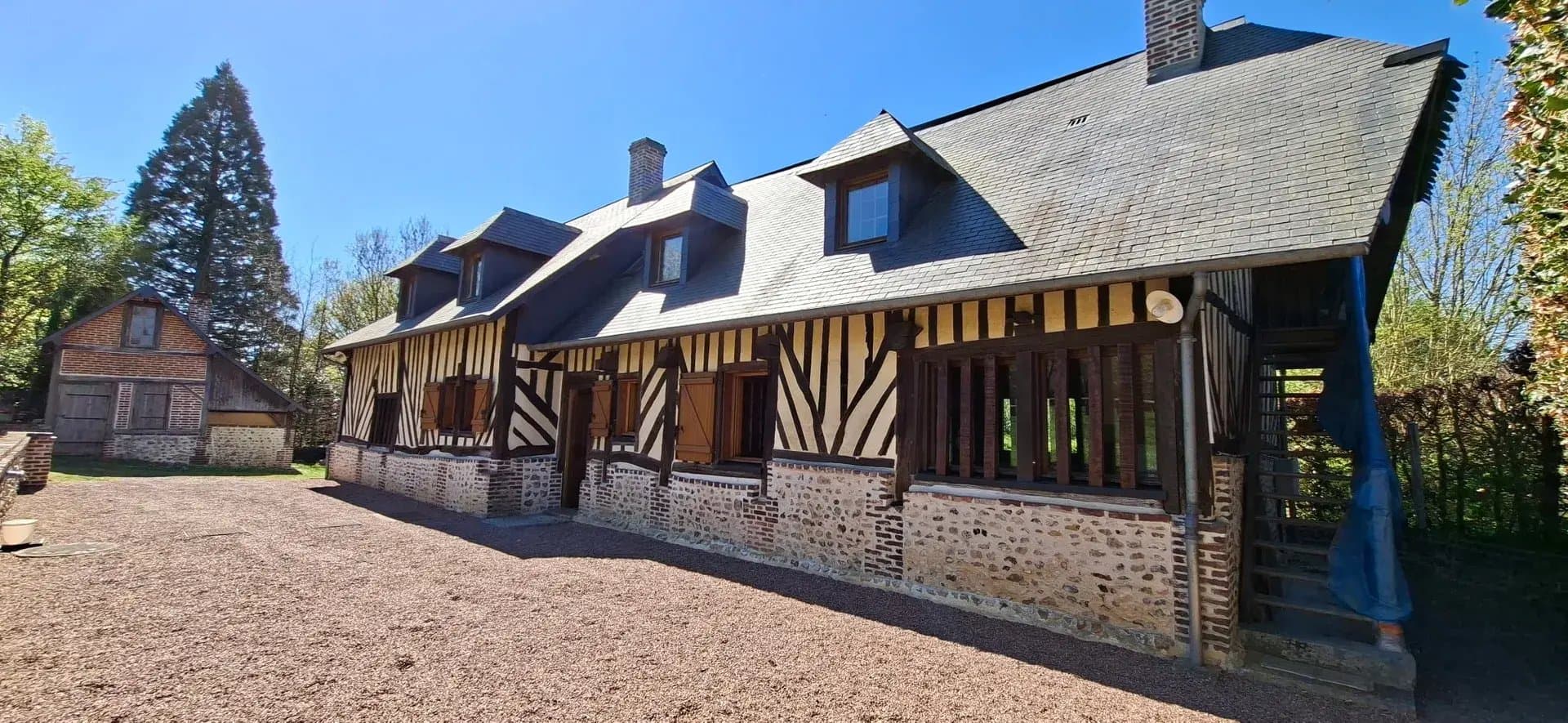 Charming Press House With Outbuildings On 1.85 Hectare Plot 4