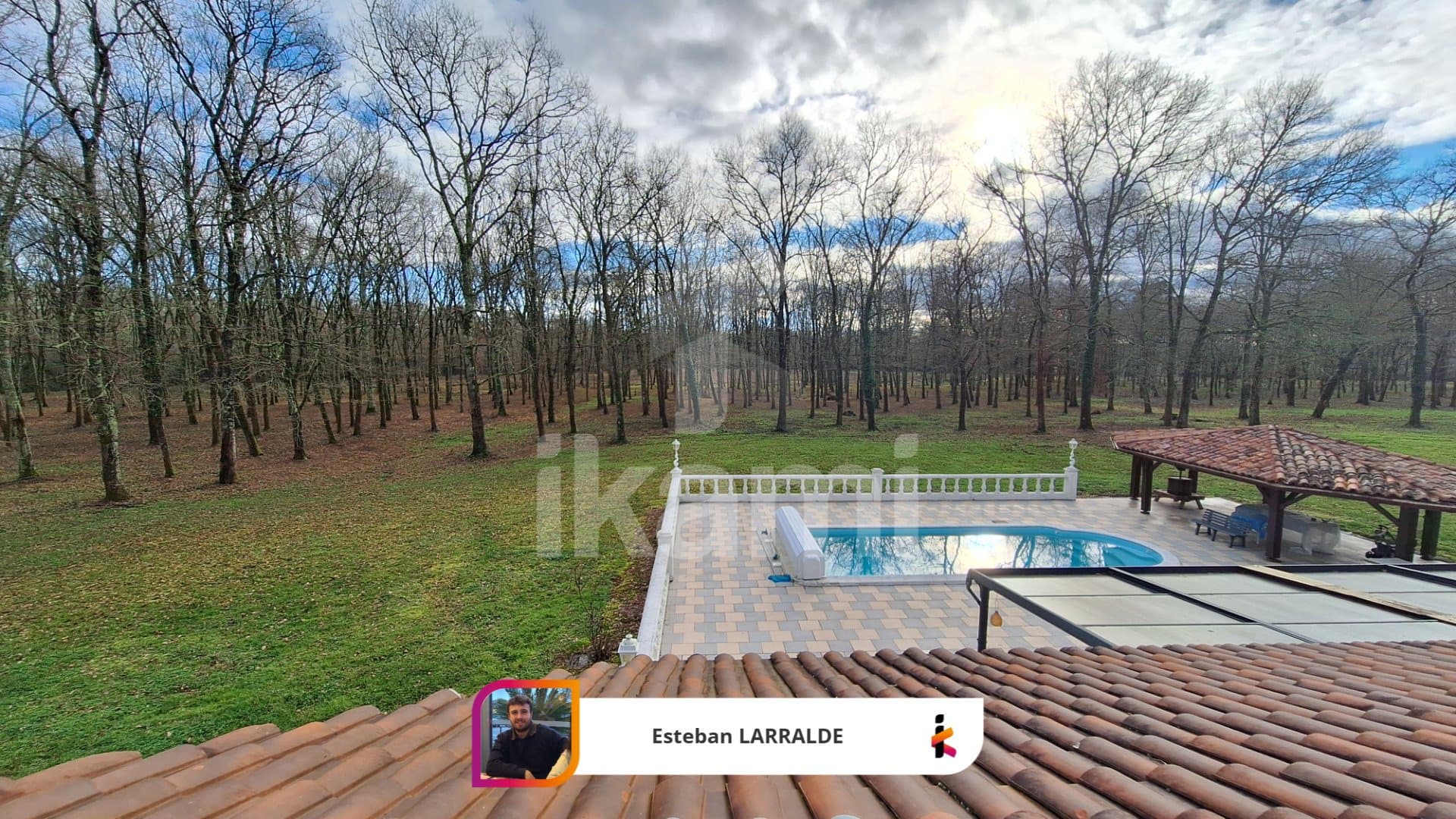 Elegant House with 372 Sqm Living Space in a 4-Hectare Oak Grove 2