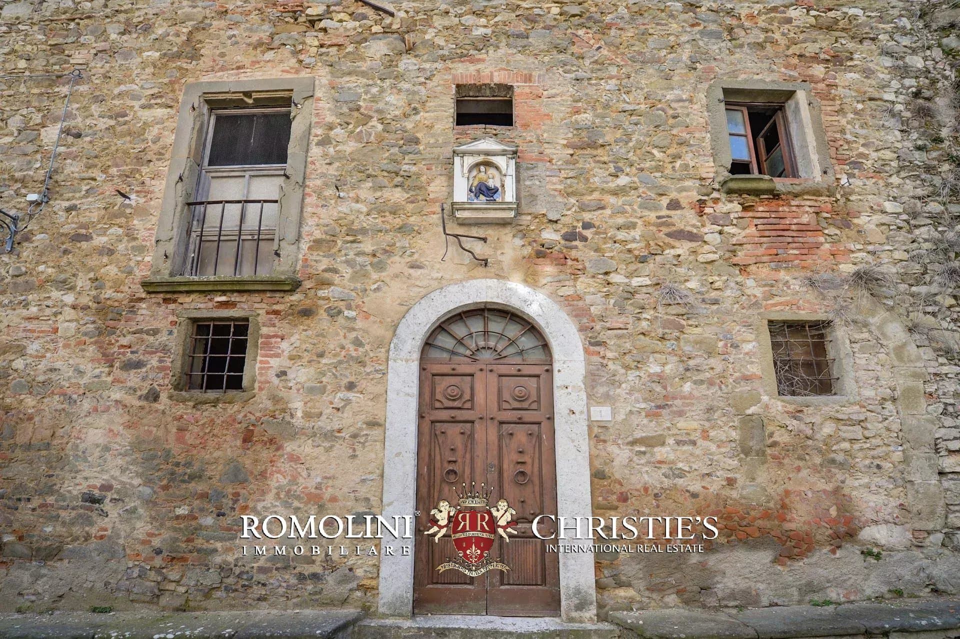 Restoration Opportunity for a 16th Century Castle in the Tuscan Countryside 3
