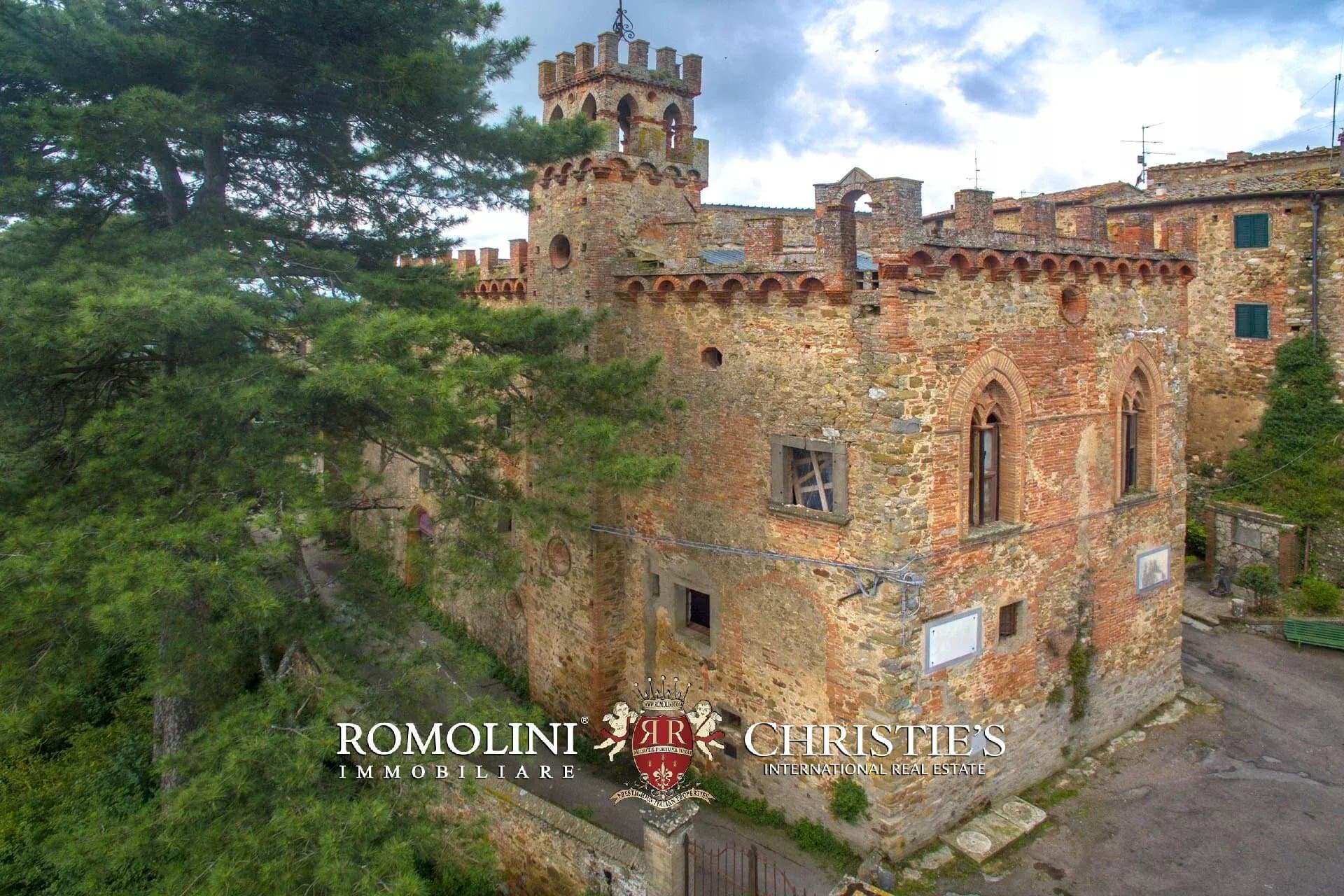 Restoration Opportunity for a 16th Century Castle in the Tuscan Countryside 4