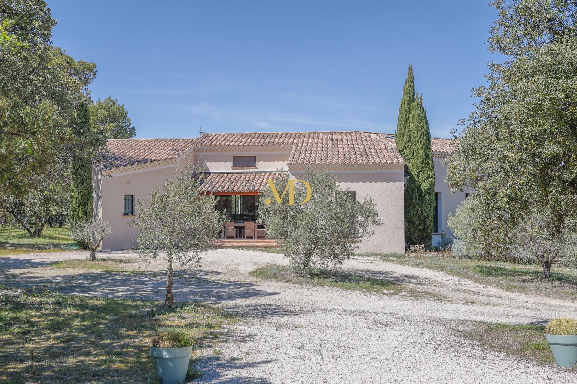 Spacious Maison With Pool In Mont Ventoux Regional Natural Park — in Vaucluse, France