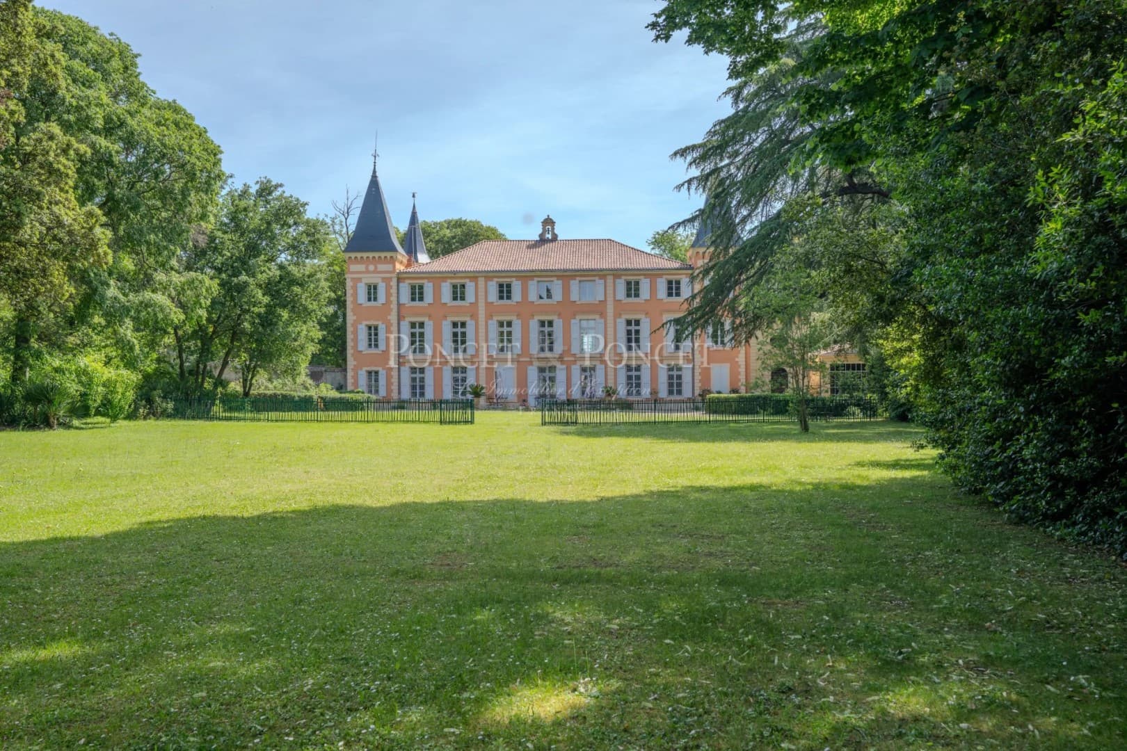 Historic Château de Roquelune with 18 Suites and 4 Bedrooms 2