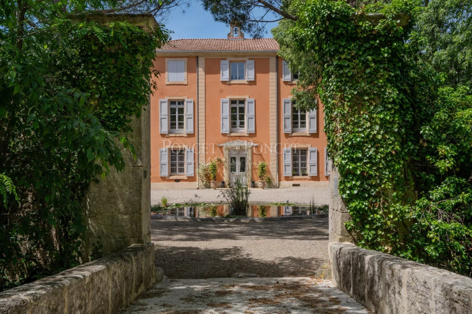 Historic Château de Roquelune with 18 Suites and 4 Bedrooms 3