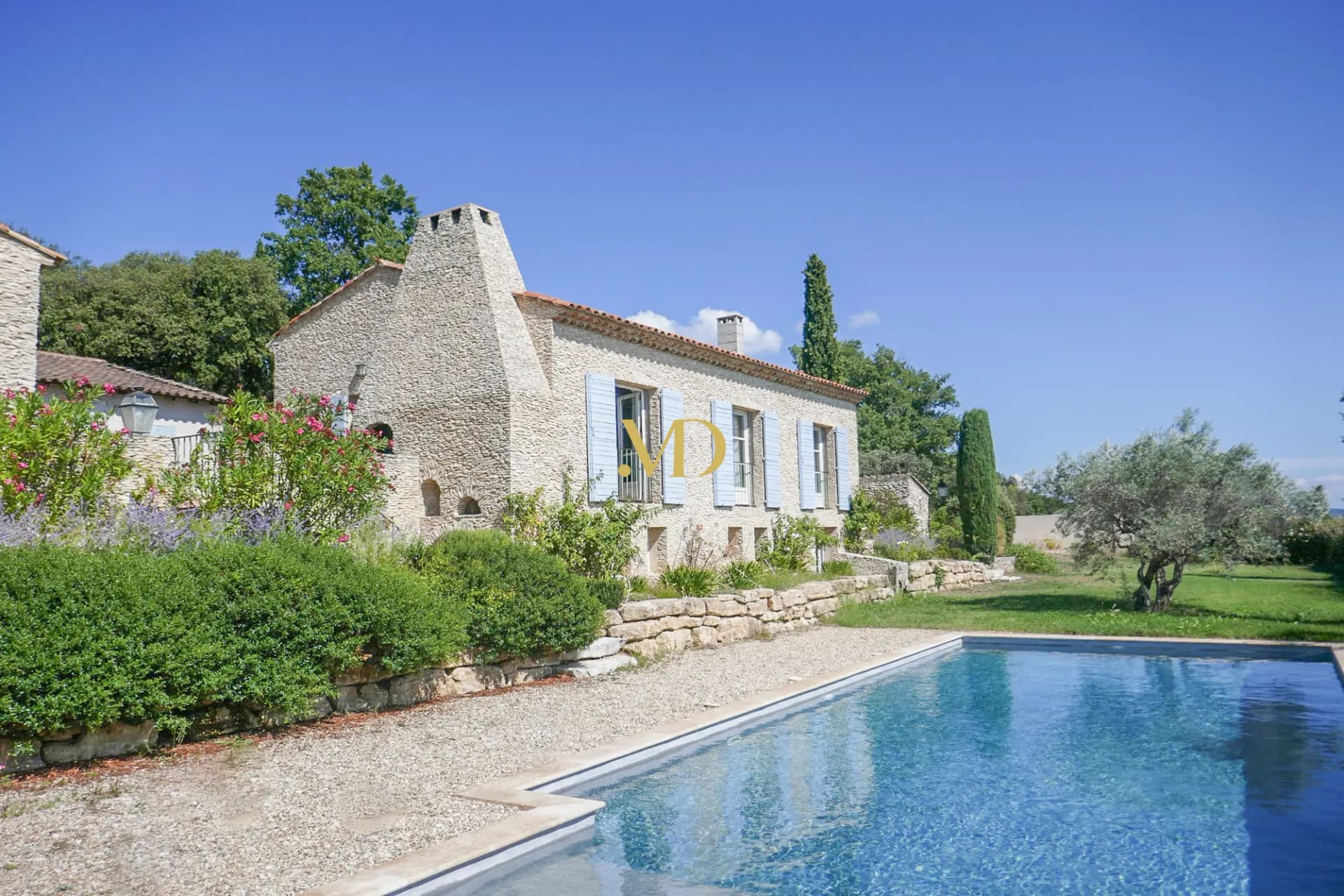 Stunning Property With Panoramic Views Of The Luberon Valley