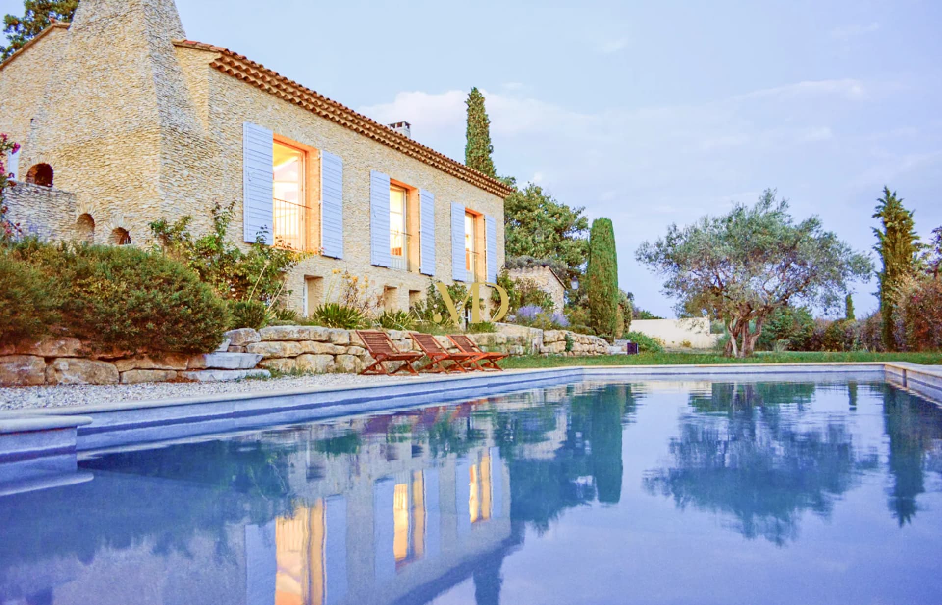 Stunning Property With Panoramic Views Of The Luberon Valley 2