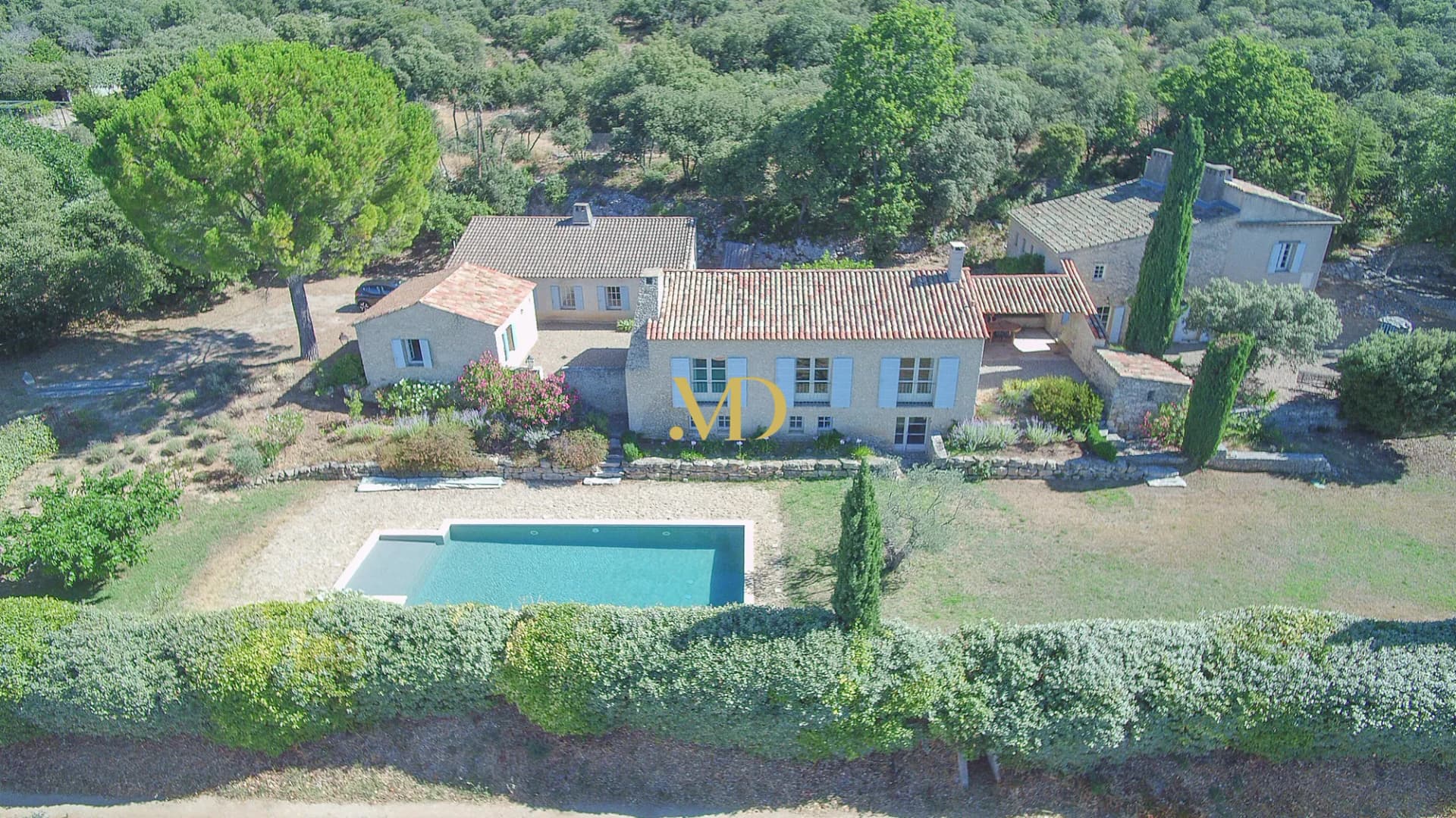 Stunning Property With Panoramic Views Of The Luberon Valley 3