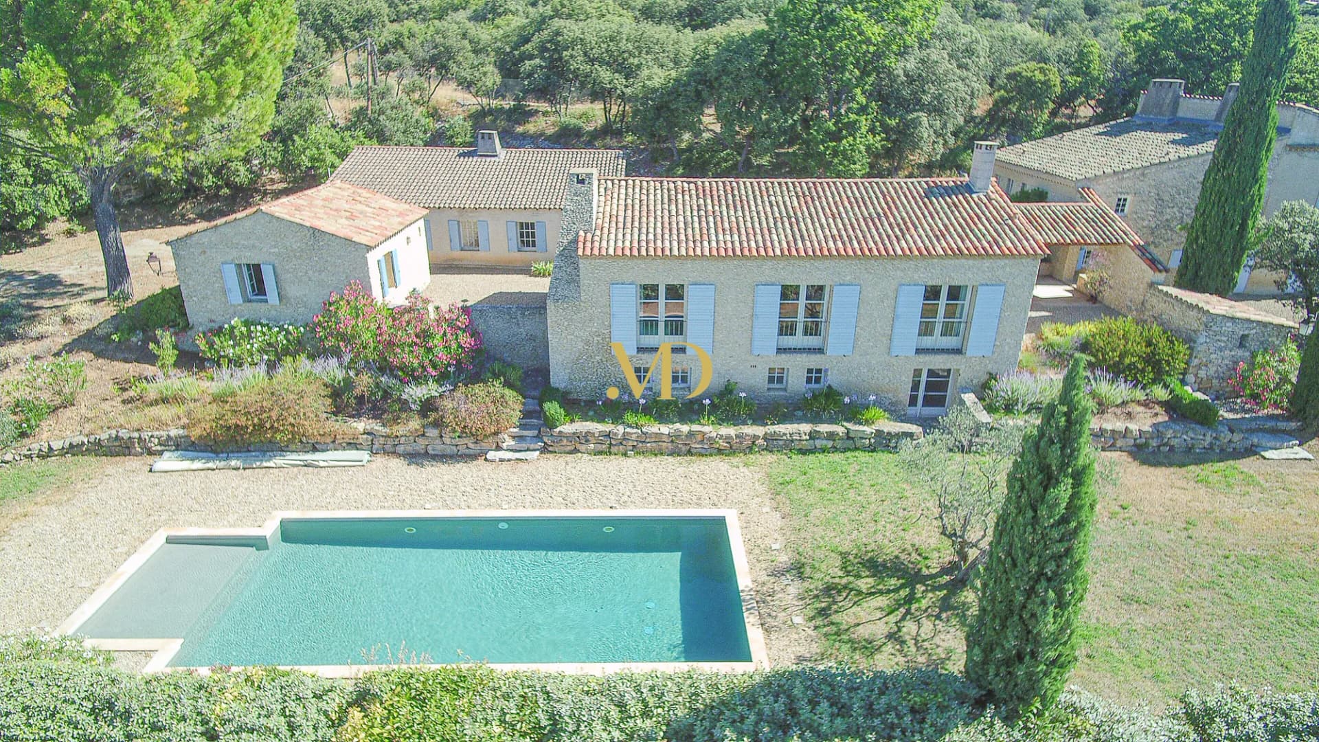 Stunning Property With Panoramic Views Of The Luberon Valley 4