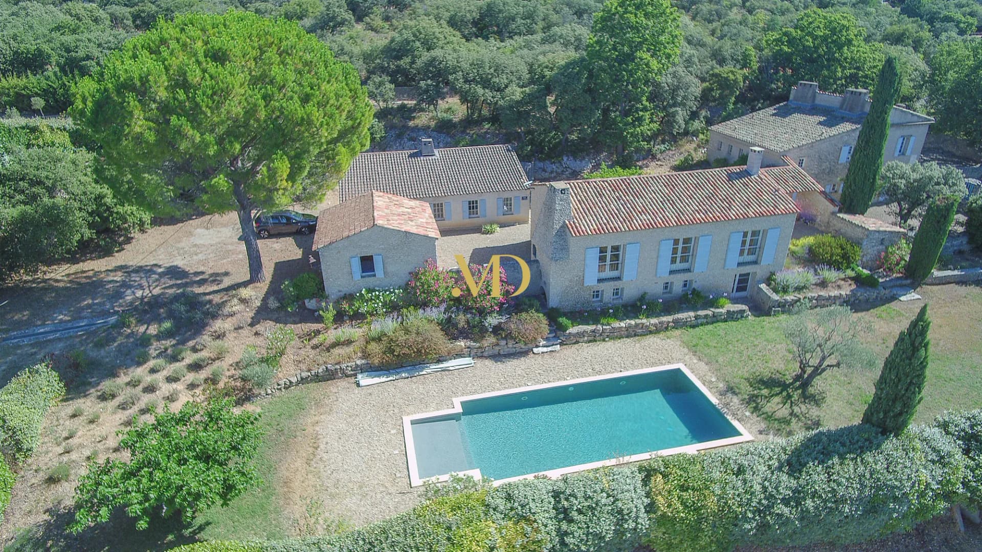 Stunning Property With Panoramic Views Of The Luberon Valley 5