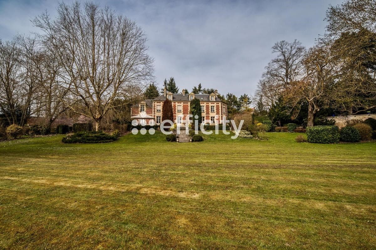 Exceptional 19th Century Castle With French-style Garden And Tennis Court 2
