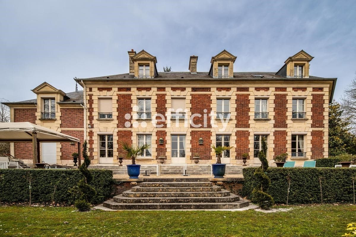 Exceptional 19th Century Castle With French-style Garden And Tennis Court 3