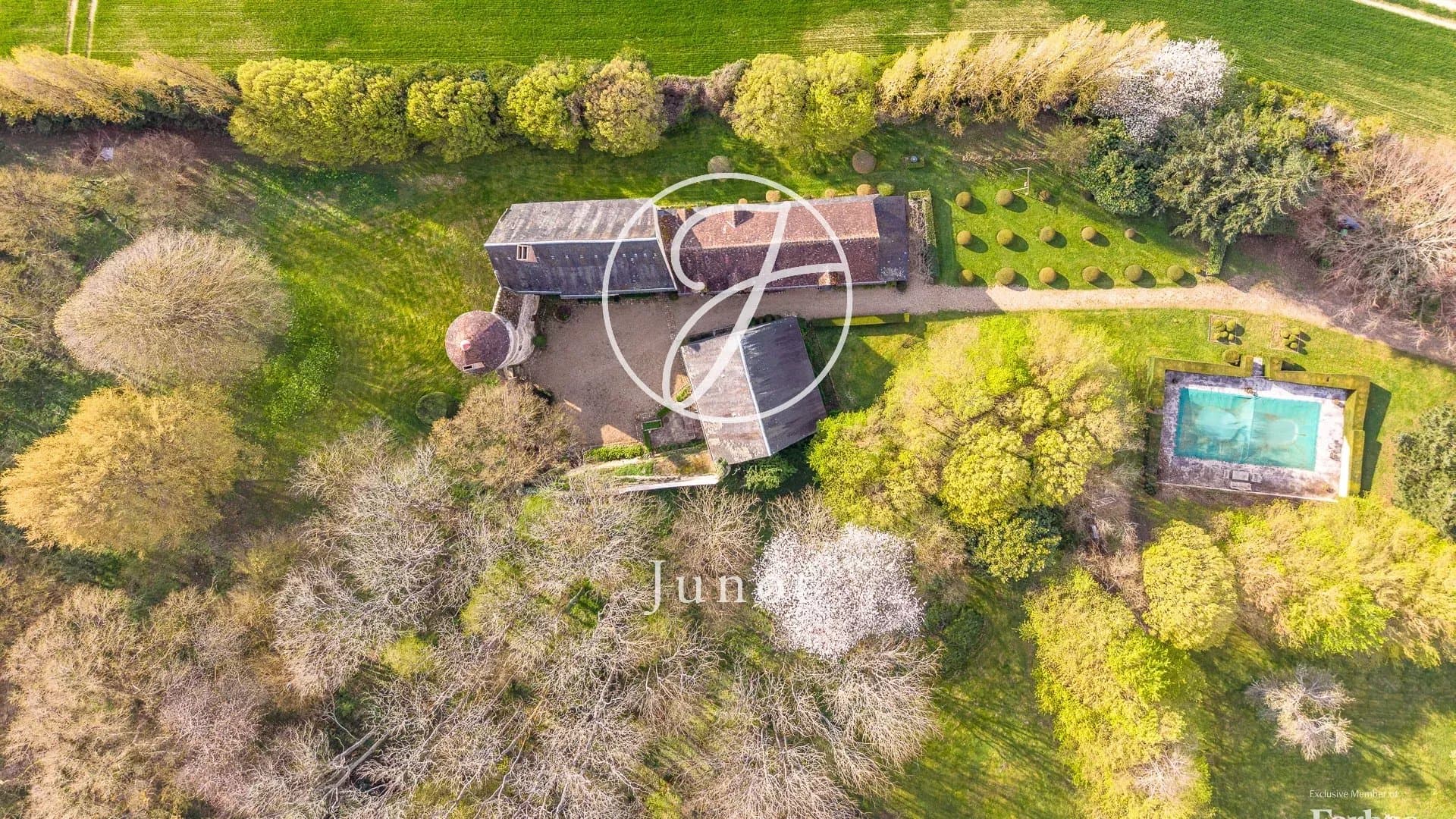 Historic Château with Medieval Tower and Swimming Pool — Château for sale in Loir-et-Cher, Centre-Val de Loire