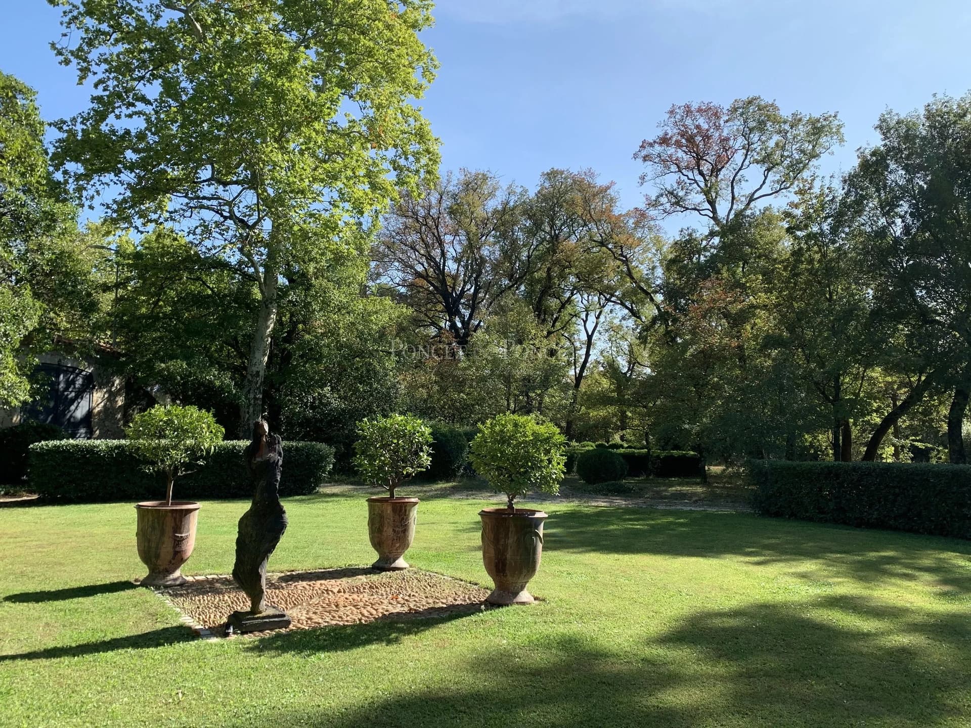Historic Château With Expansive Park And Swimming Pool 5