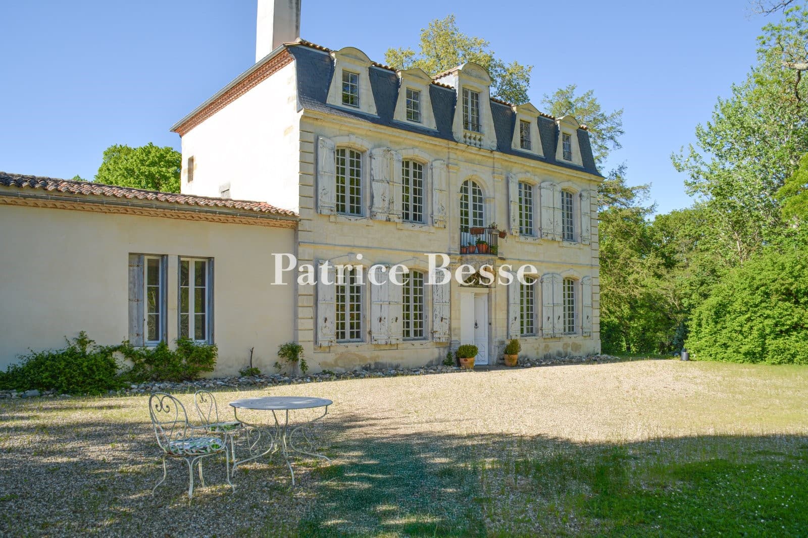 Charming 18th Century Castle With 4 Hectares Of Grounds 2