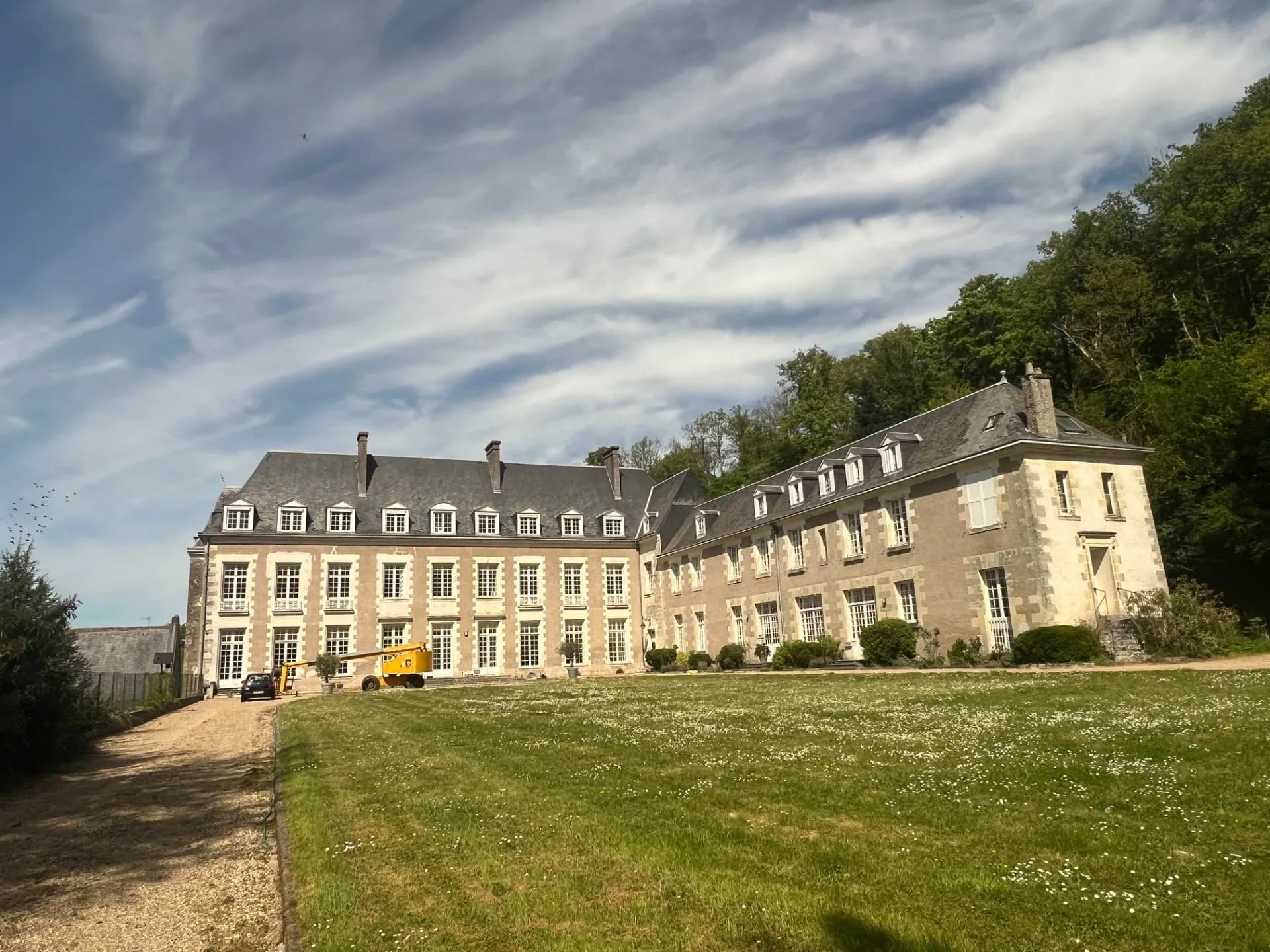 Elegant 17th Century Château with 8 Suites in 21 Hectare Park 3