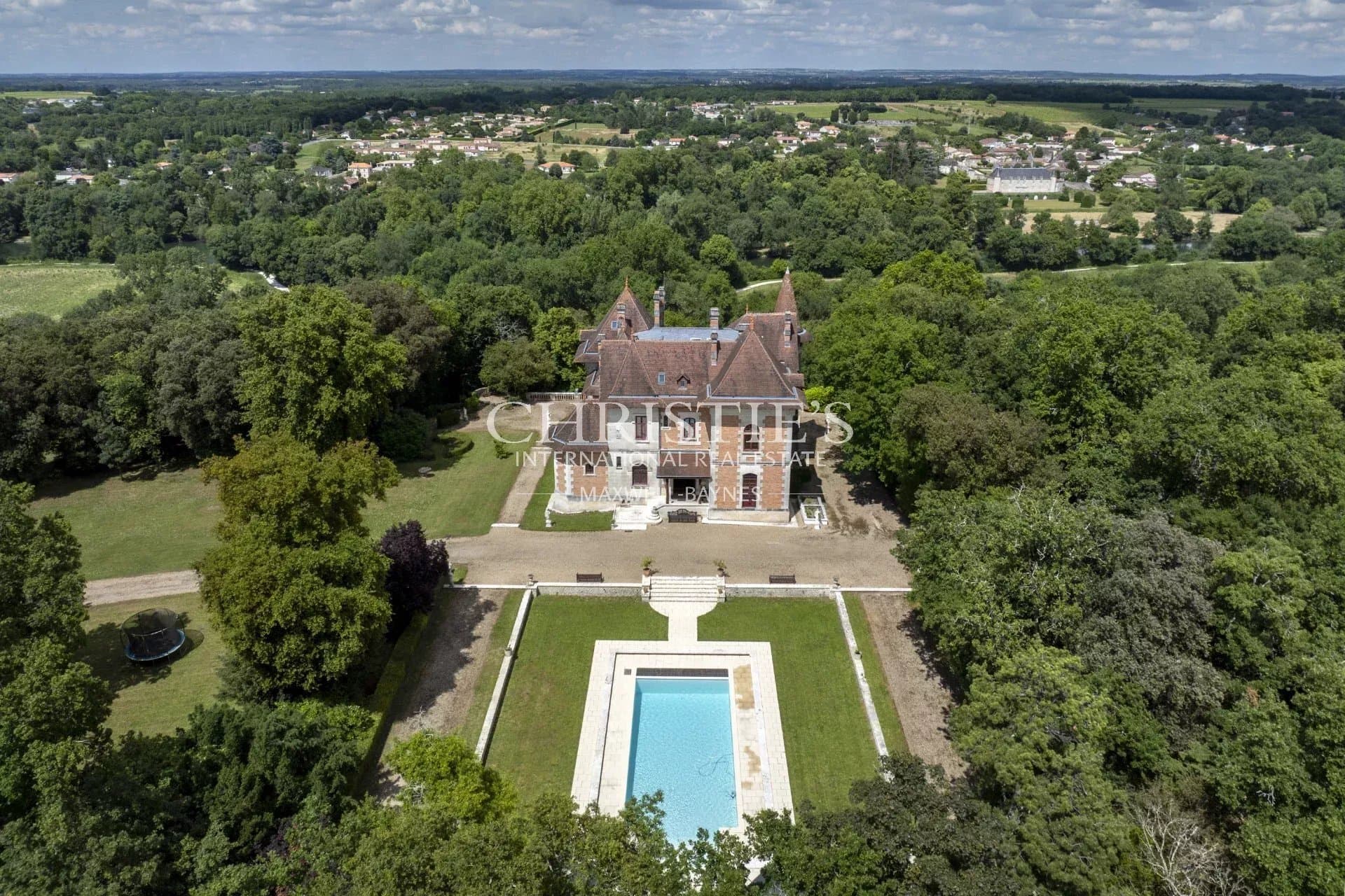 Stunning 19th Century Château With Heated Pool And Panoramic Views 2