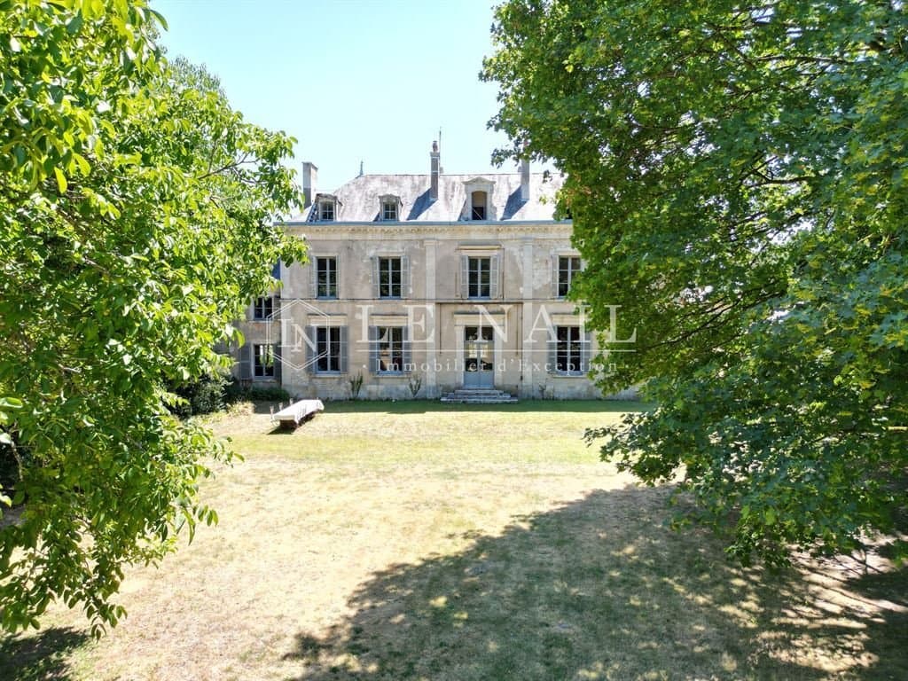 Elegant 18th Century Château With Guesthouse And Stables In The Brenne Region 2