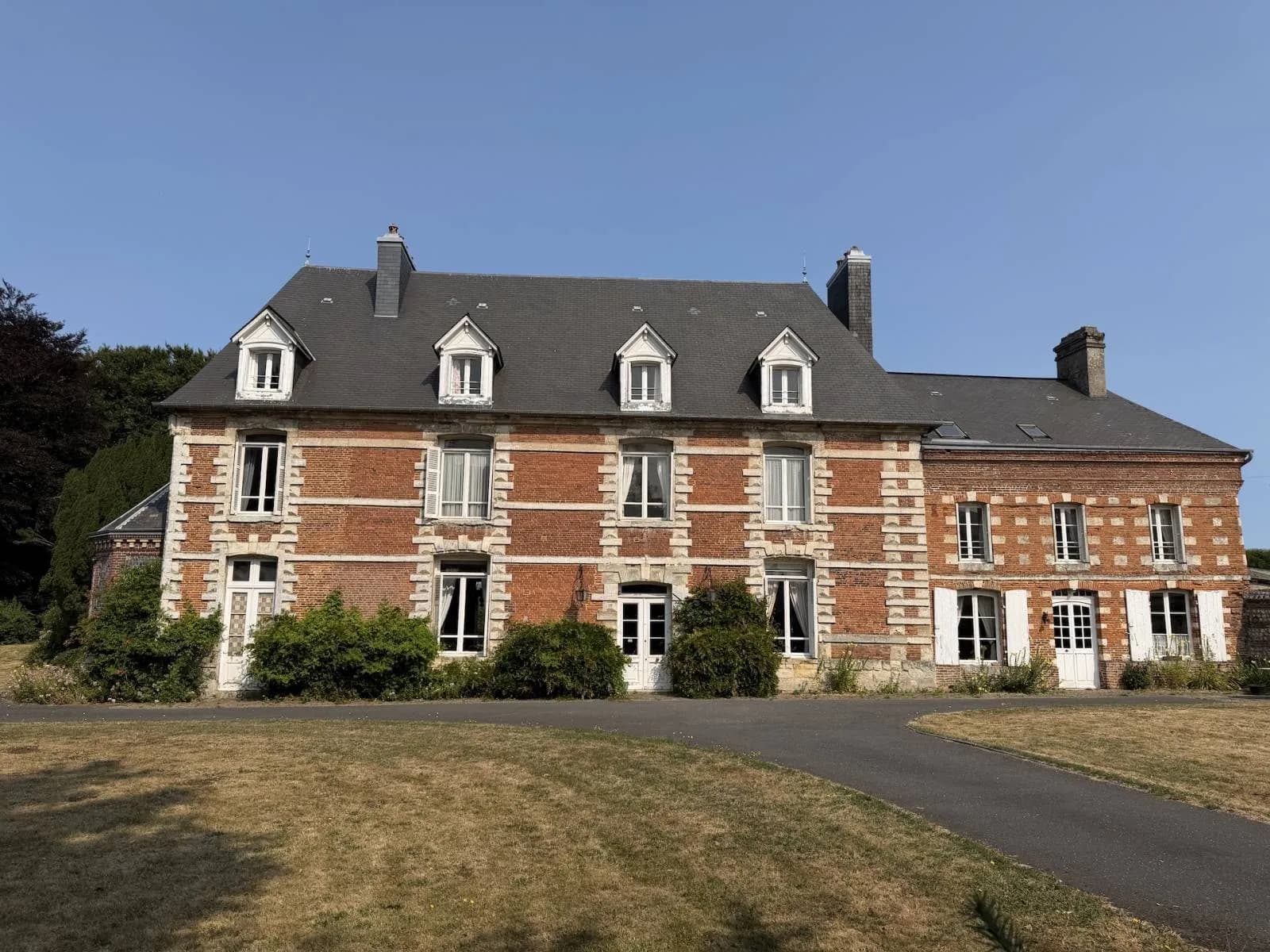 Spacious 18th Century Manor With Garden Near Étretat Beach