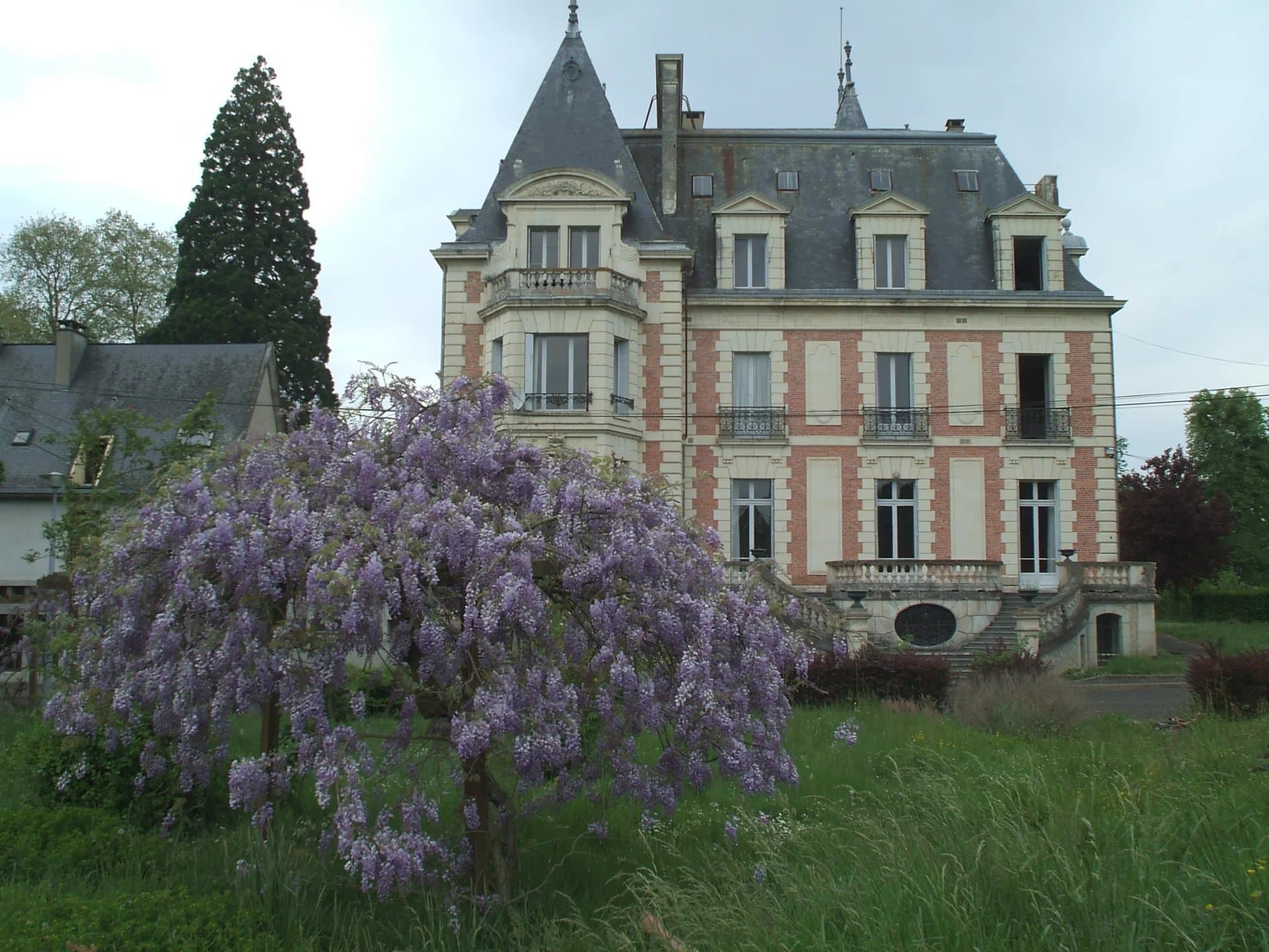 Elegant Château Napoleon III With 28 Bedrooms And Extensive Grounds 2