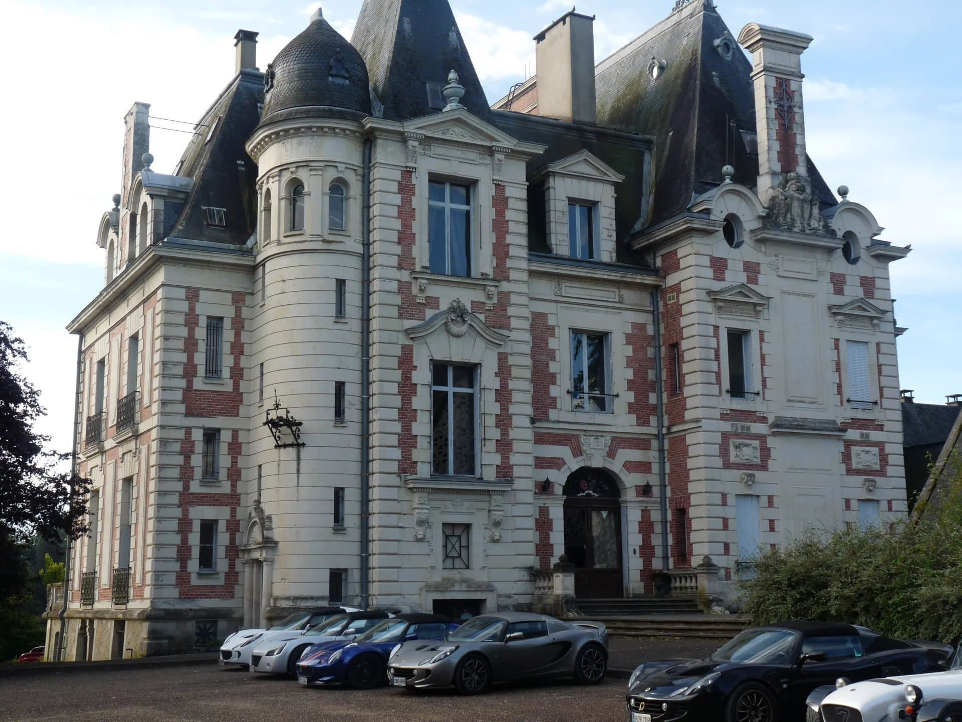 Elegant Château Napoleon III With 28 Bedrooms And Extensive Grounds 4