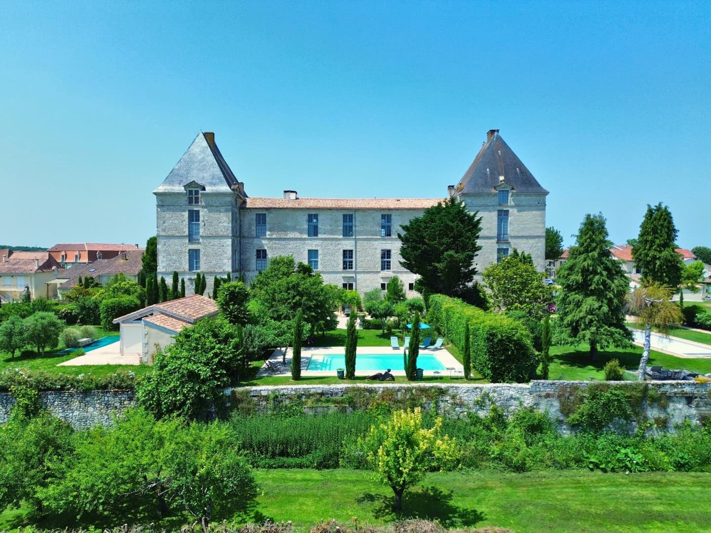 Luxurious 17th Century Château With Panoramic Views And Pool — Château for sale in France