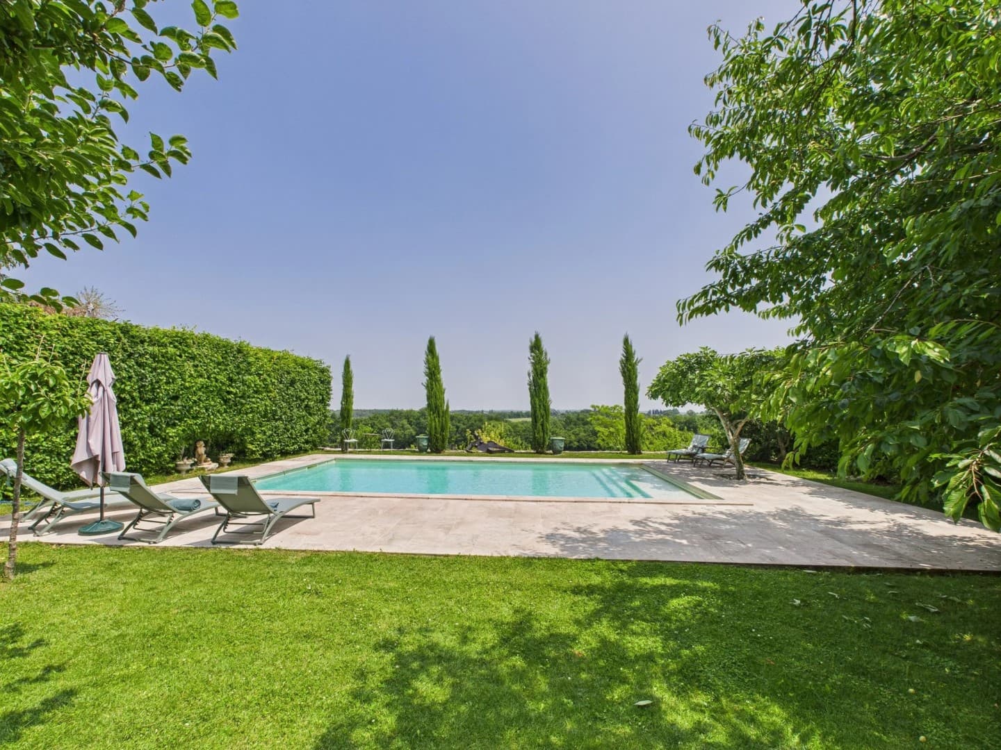 Luxurious 17th Century Château With Panoramic Views And Pool 2