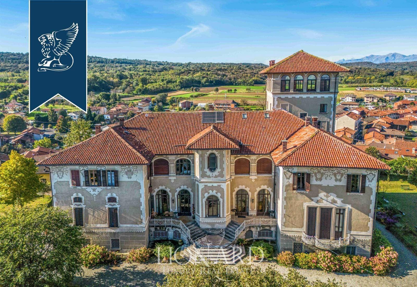 Elegant 17th Century Castle With Stables And Italian Gardens — in Piedmont, Italy
