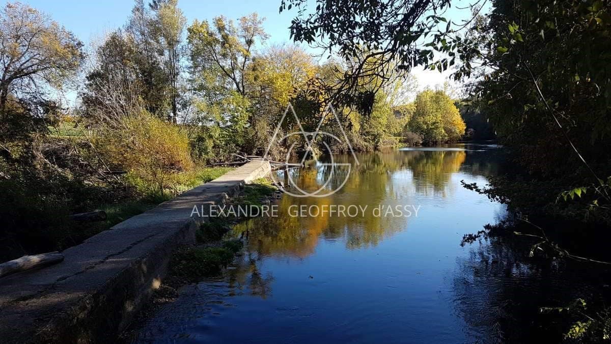 Spacious Castle with 20 Bedrooms and 14 Bathrooms — in Vienne, Centre-Val de Loire
