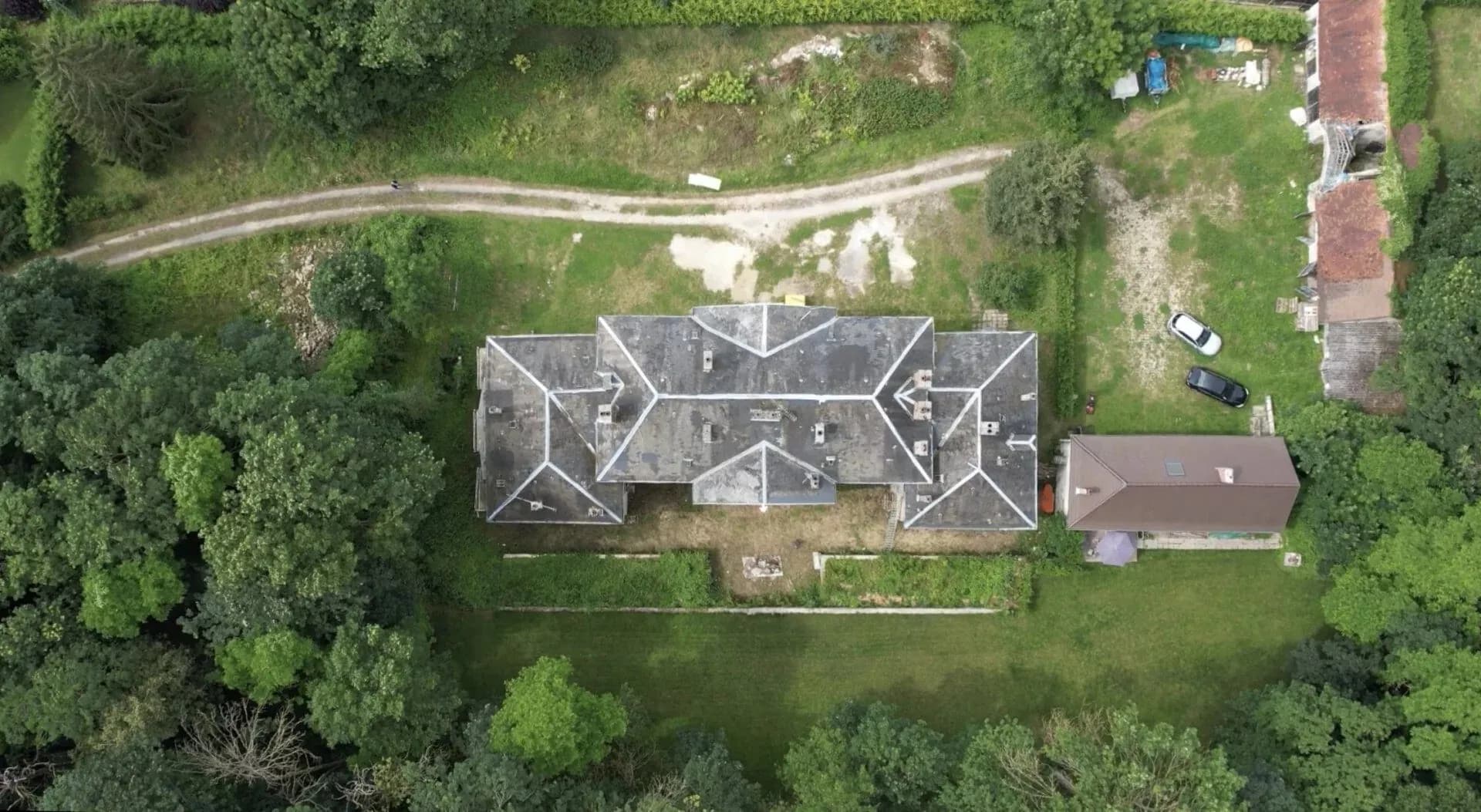 Exceptional 18th Century Château with Renovation Potential 3