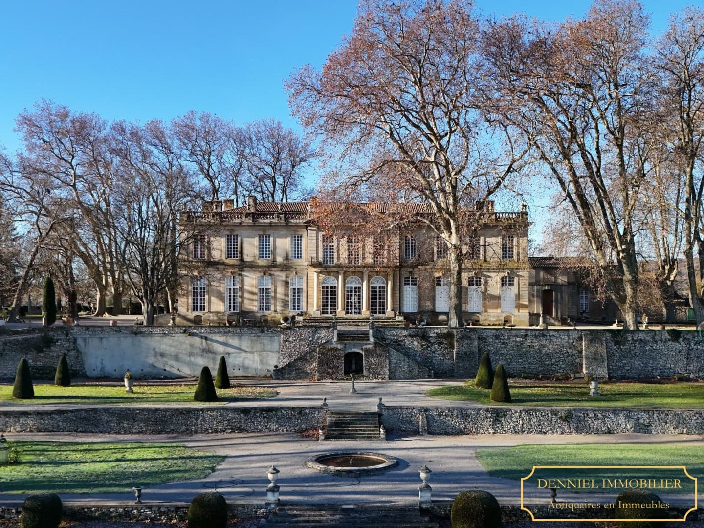 Sumptuous 18th Century Château With Terraced Gardens And Swimming Pool — Château for sale in Provence, France