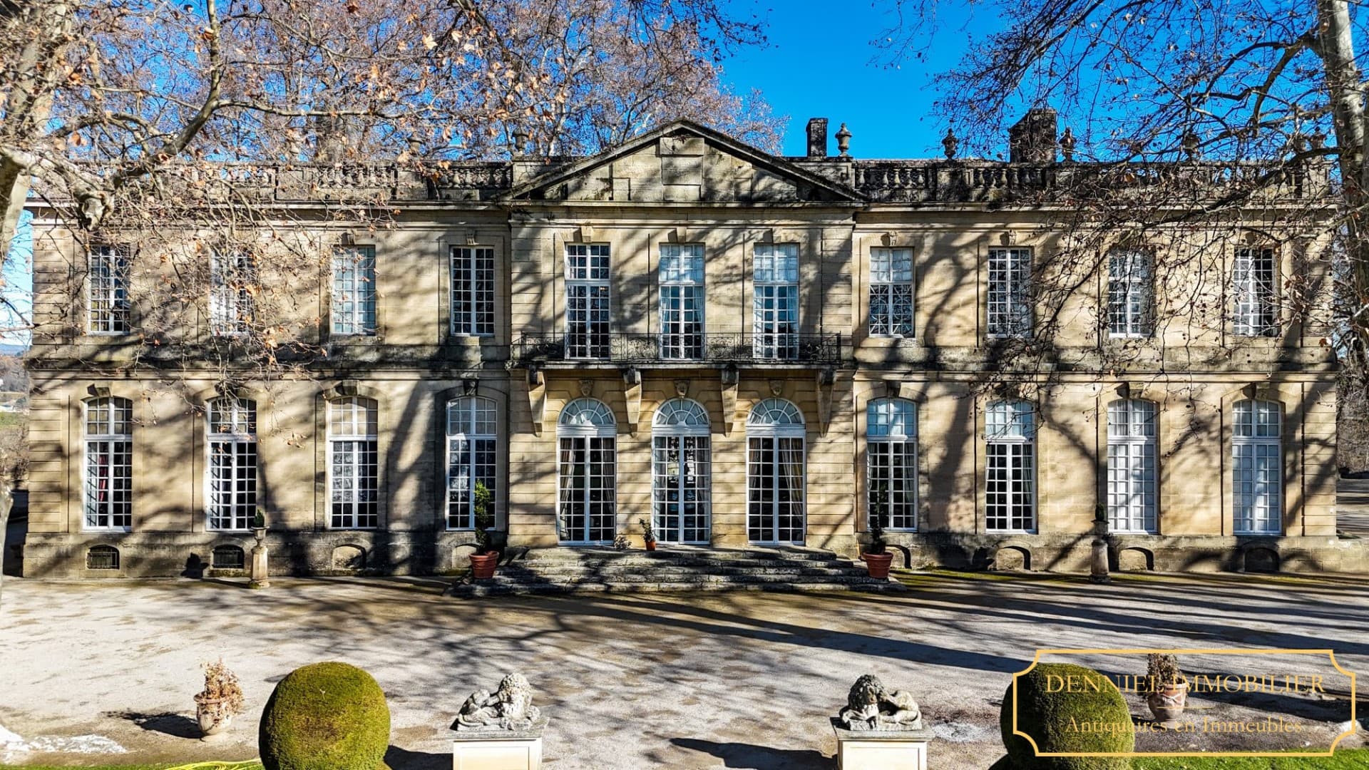 Sumptuous 18th Century Château With Terraced Gardens And Swimming Pool 2