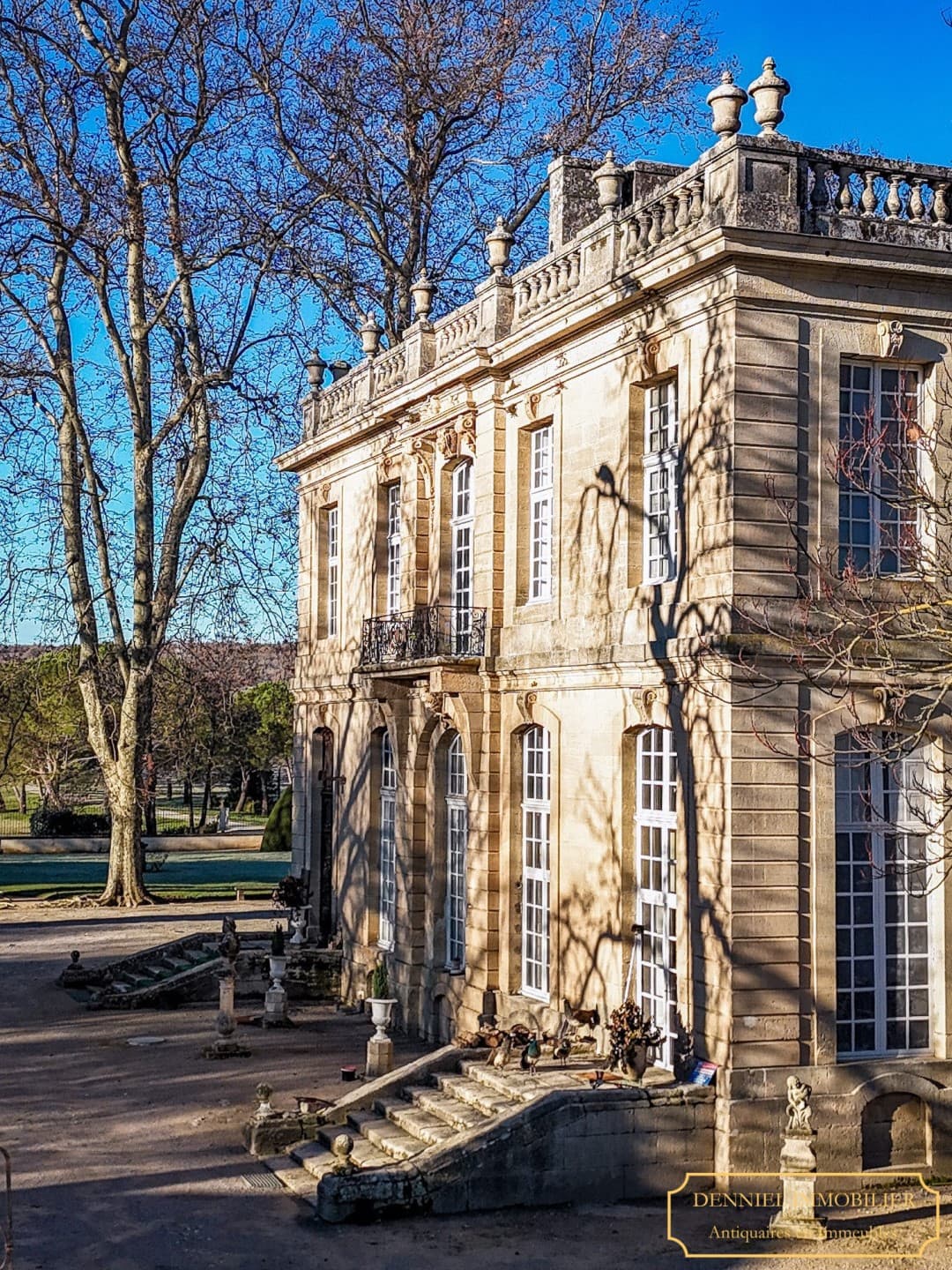 Sumptuous 18th Century Château With Terraced Gardens And Swimming Pool 3