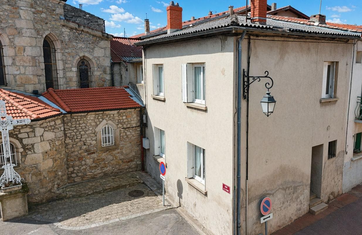 Charming Castle with 3 Bedrooms and Cellar