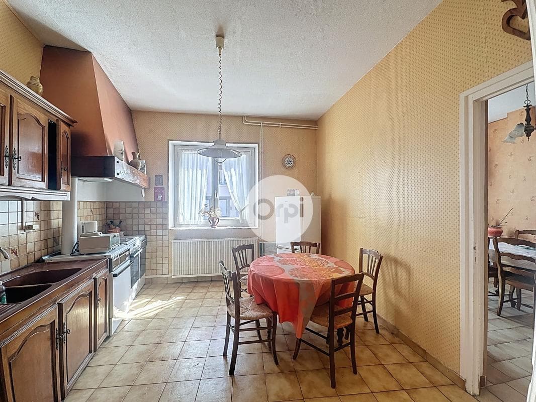 Charming Castle with 3 Bedrooms and Cellar 3