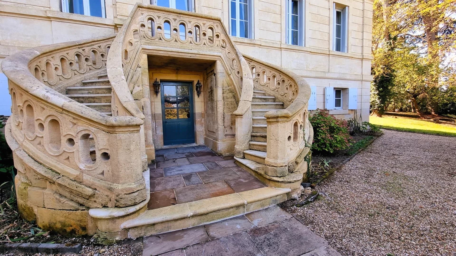 Elegant 19th Century Château With Pool And Gardens 3