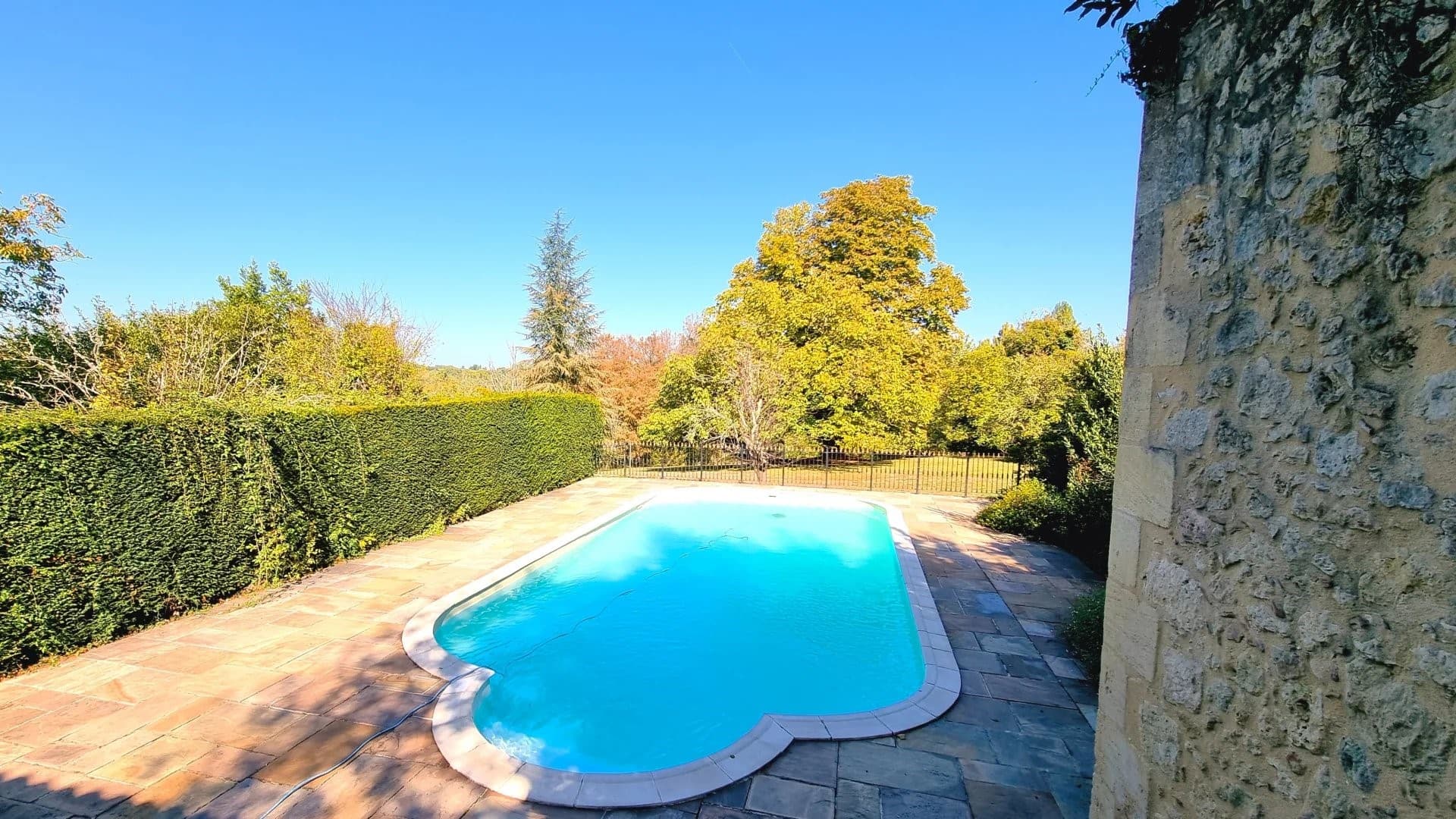 Elegant 19th Century Château With Pool And Gardens 3