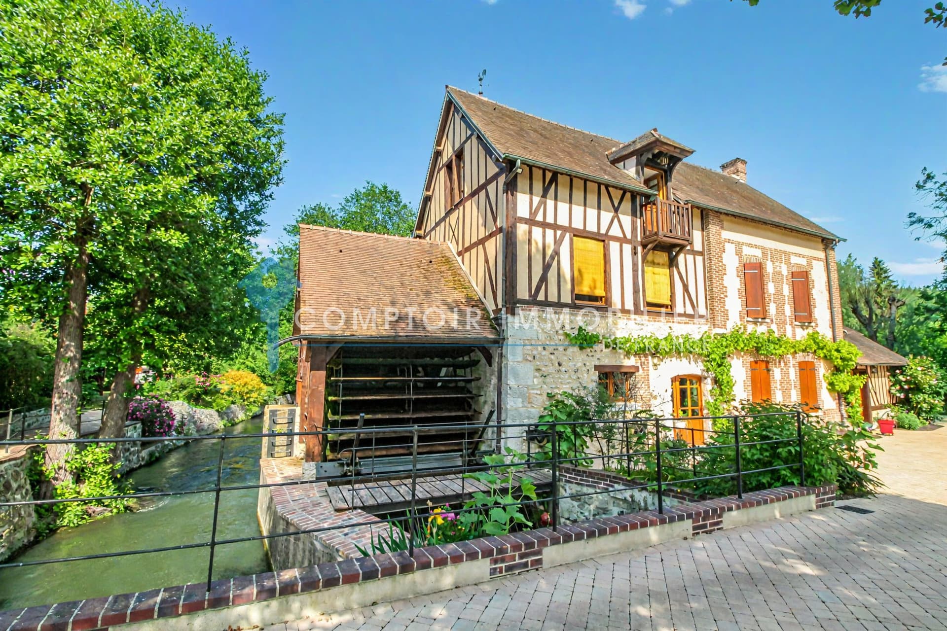 Stunning 15th Century Mill Set In A 2 Hectare Landscaped Park 2