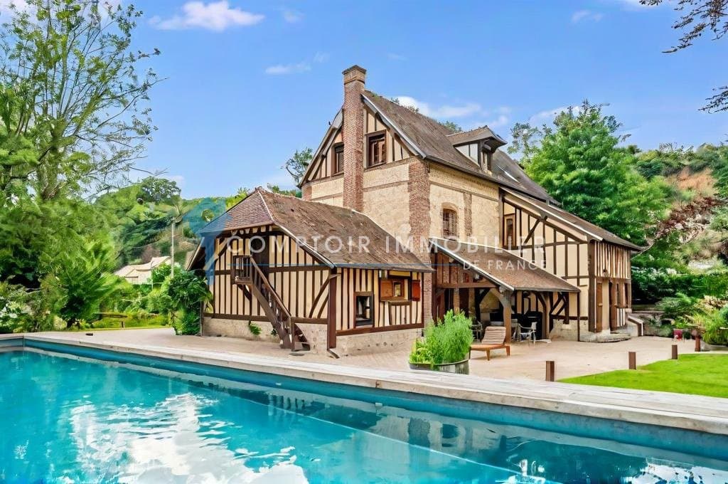 Stunning 15th Century Mill Set In A 2 Hectare Landscaped Park 3