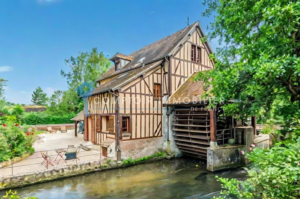 Stunning 15th Century Mill Set In A 2 Hectare Landscaped Park 4