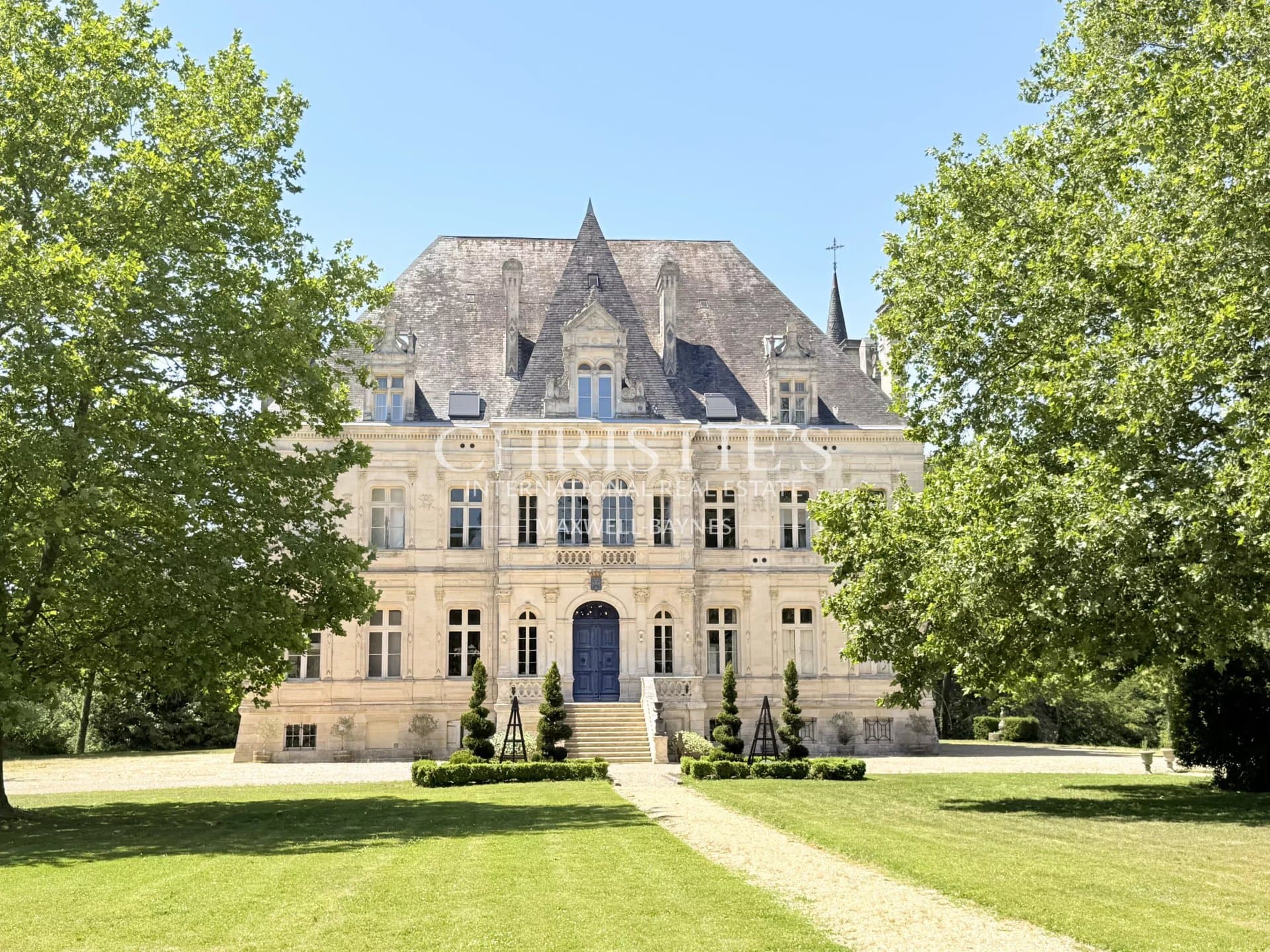 Exceptional Château Estate with Luxury Wedding Business Near Bordeaux