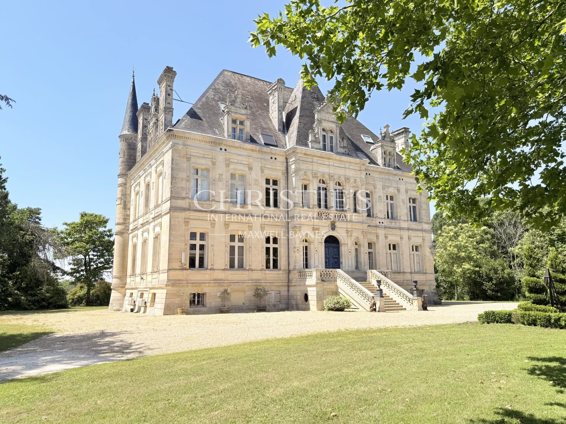 Exceptional Château Estate with Luxury Wedding Business Near Bordeaux 2