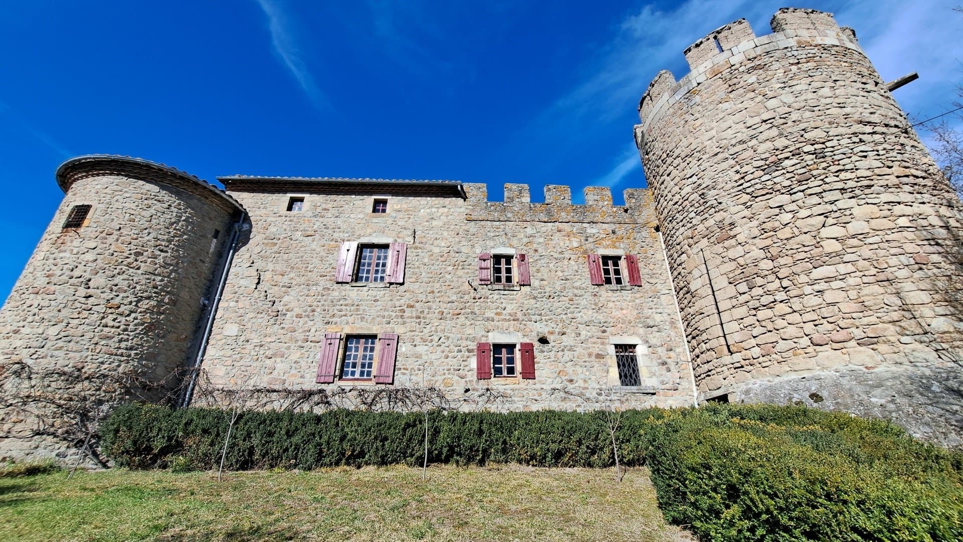 Historic Castle With Stunning Views And Renovated Interiors