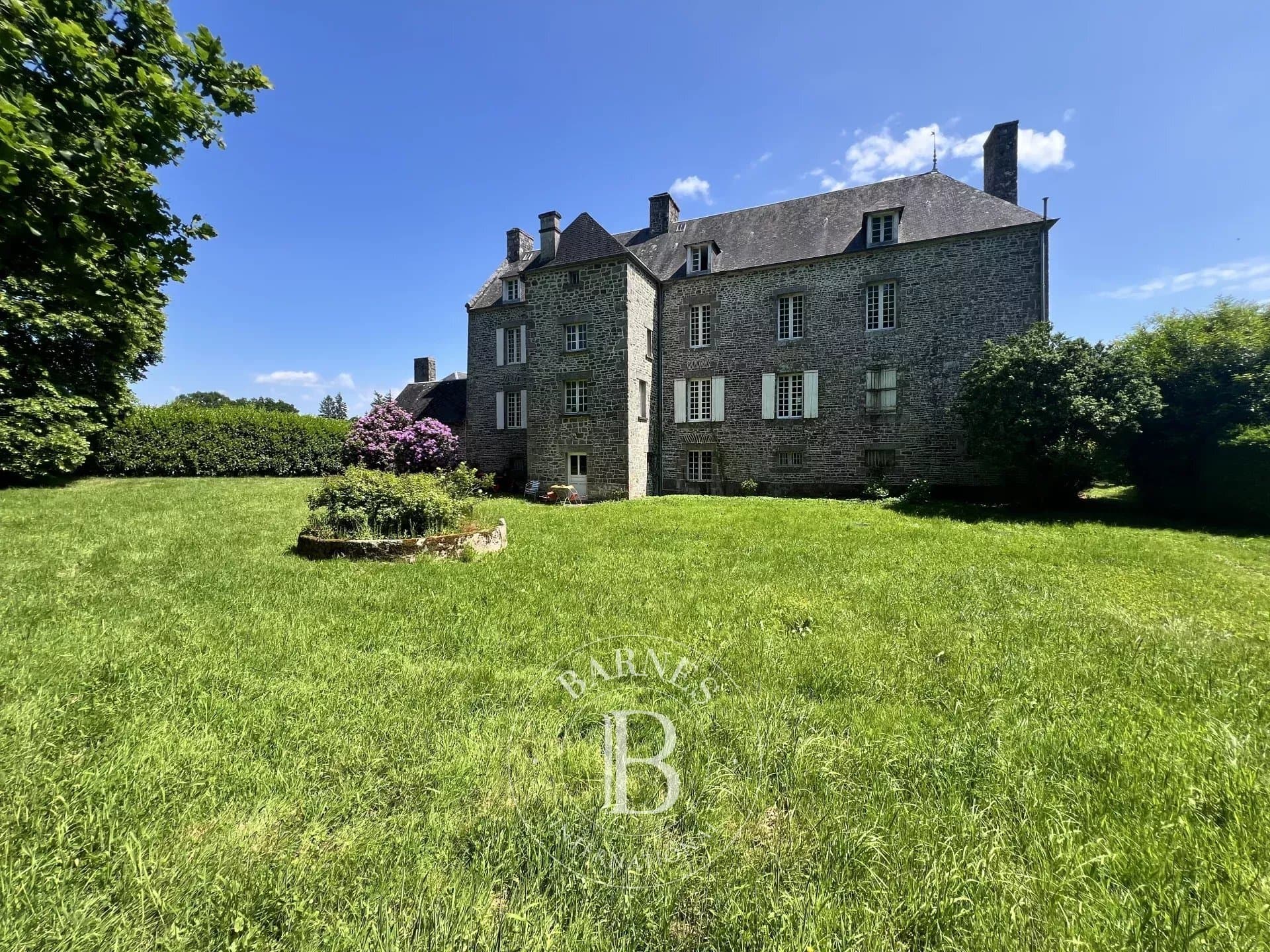 Elegant 18th Century Château With Park And Renovation Potential 5