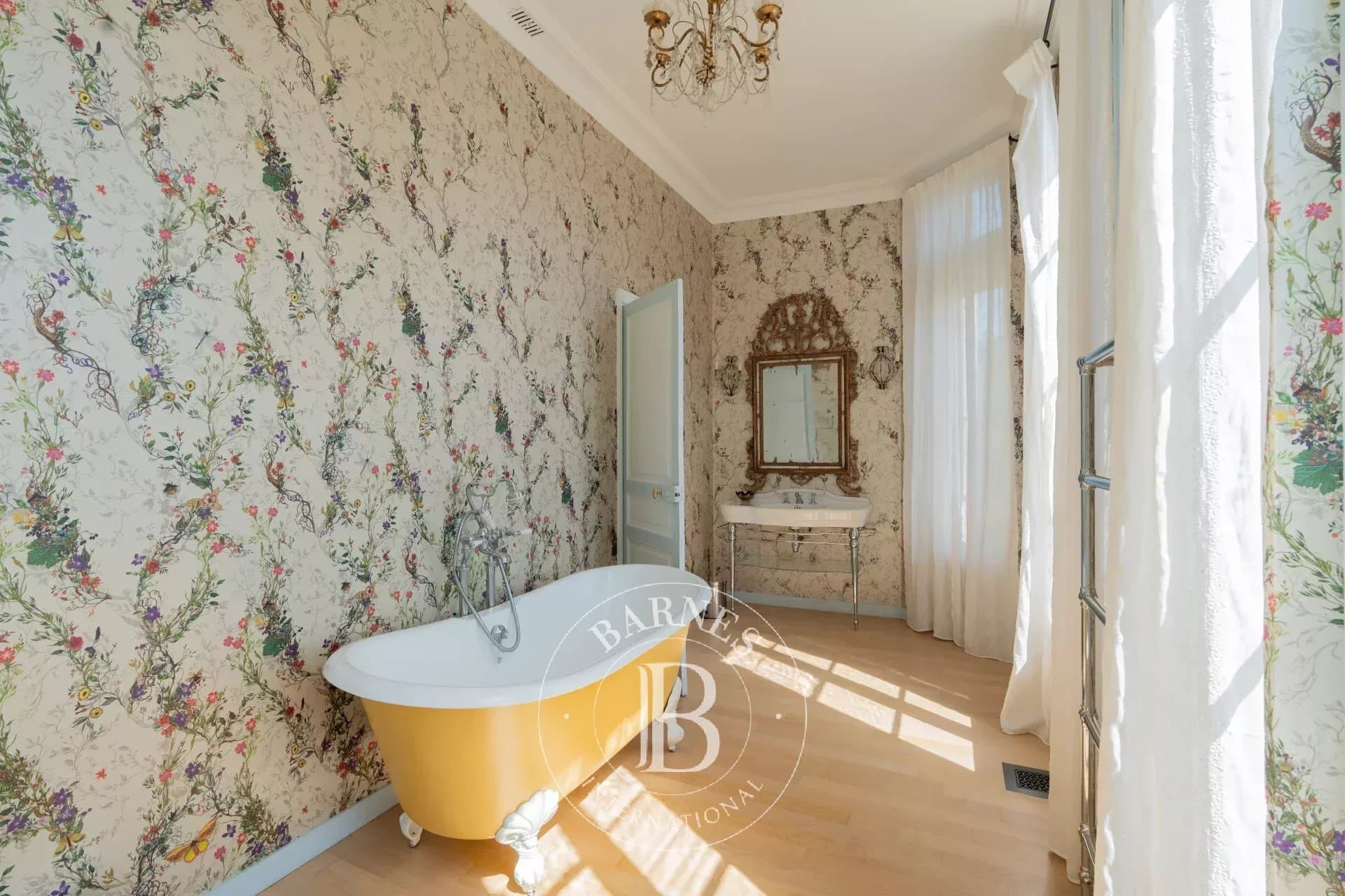 Exceptional 17th Century Château With 30 Hectares And Stunning Views 5