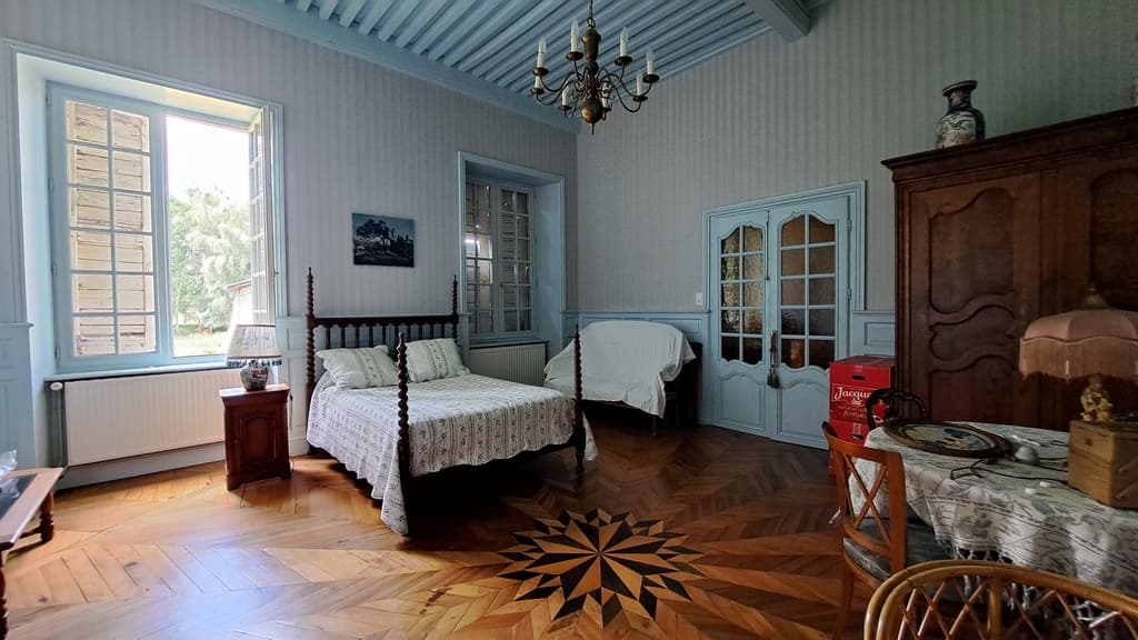 Charming 17th Century Castle with Balcony and Terrace 5