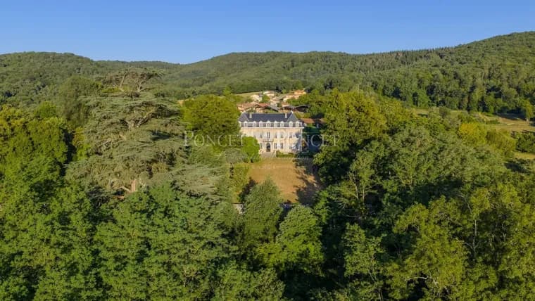 Enchanting 18th Century Château With Panoramic Views Of The Pyrenees 3