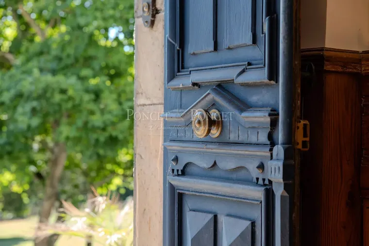 Enchanting 18th Century Château With Panoramic Views Of The Pyrenees 5