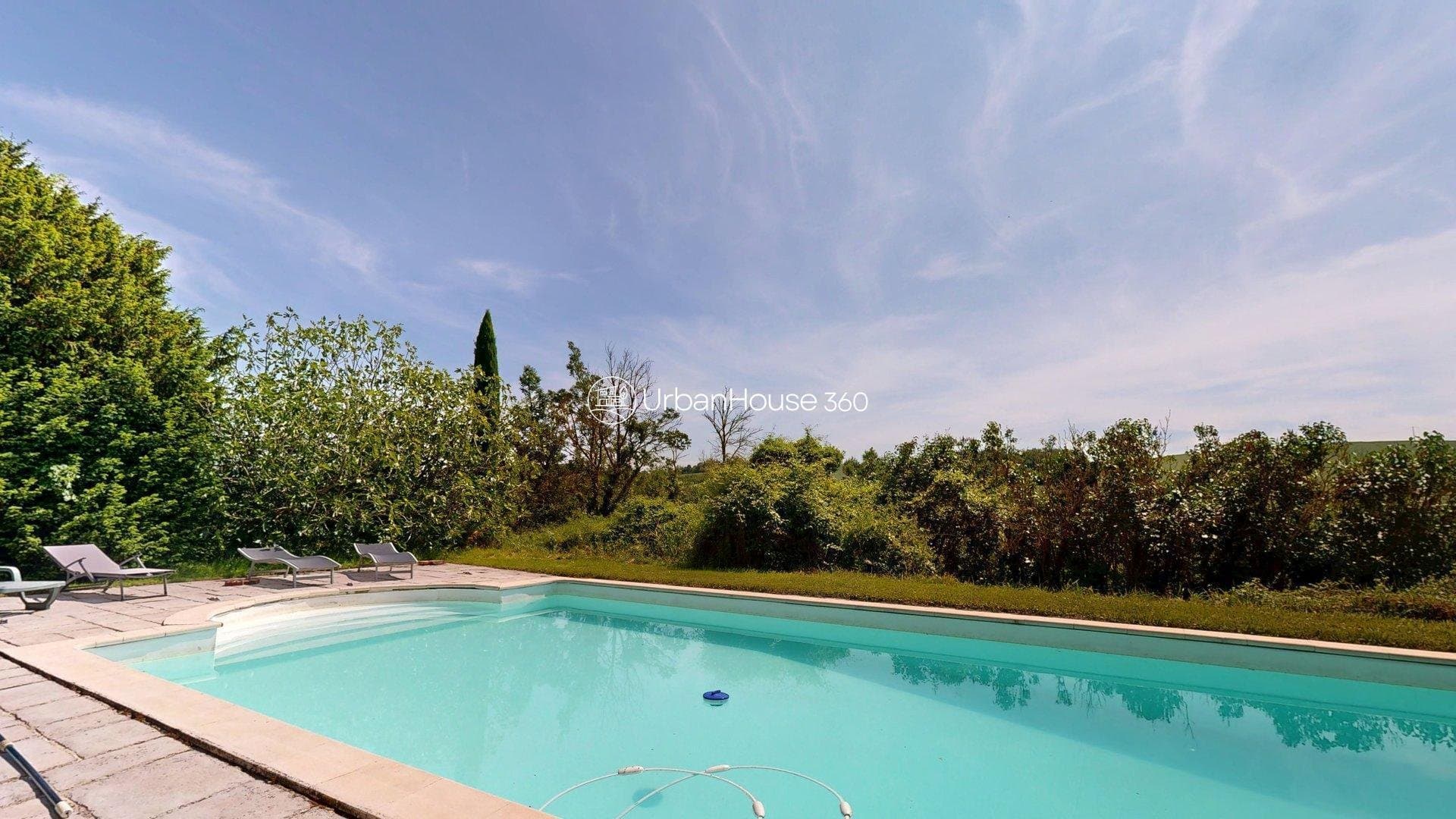 Charming 1850s Farmhouse With Pool And Wooded Park 2